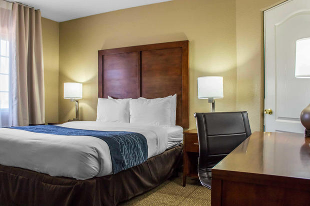 Images Comfort Inn & Suites at Talavi