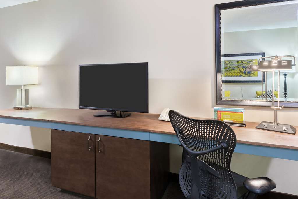 Hilton Garden Inn Westbury Image