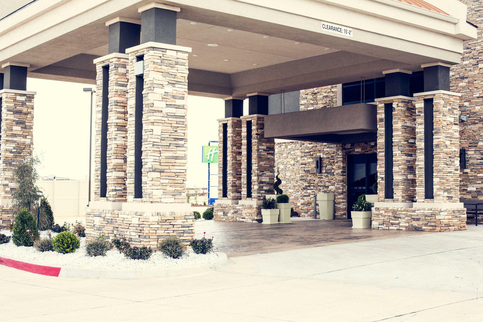 Holiday Inn Express & Suites Oklahoma City Southeast - I-35 Photo