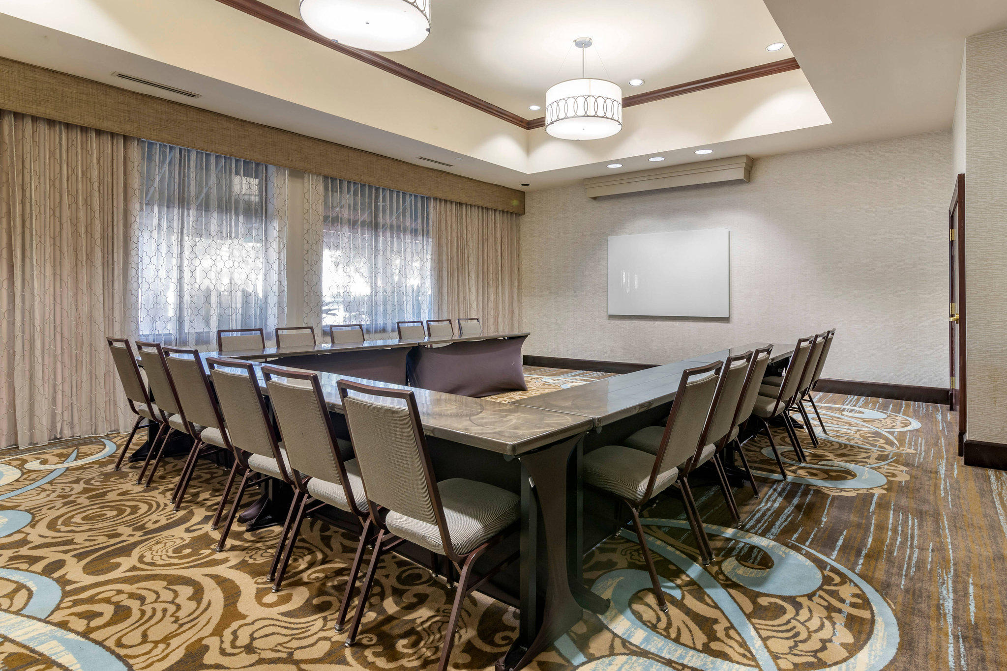 Courtyard by Marriott Savannah Downtown/Historic District Photo