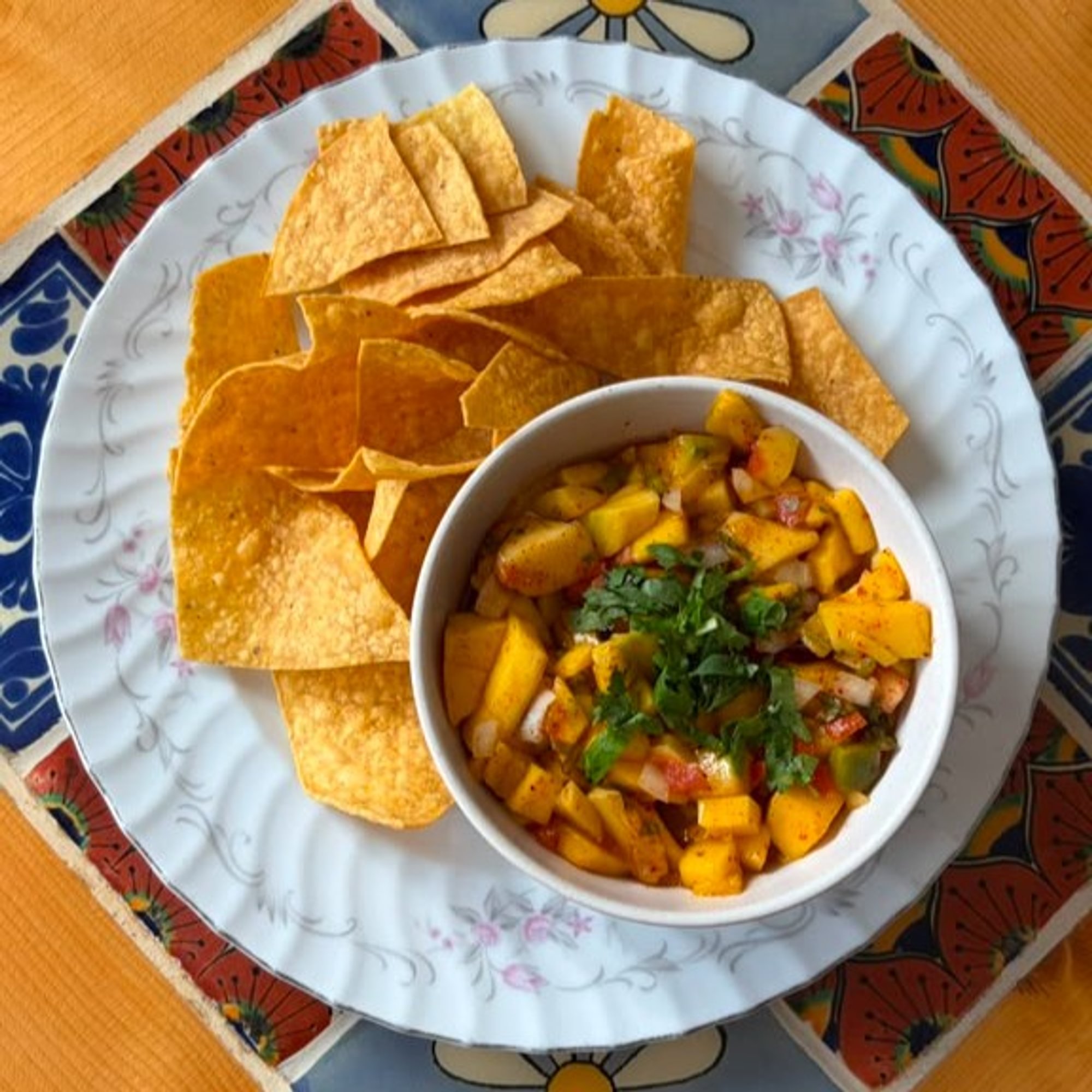 Fresh Mango Salsa with Chips
