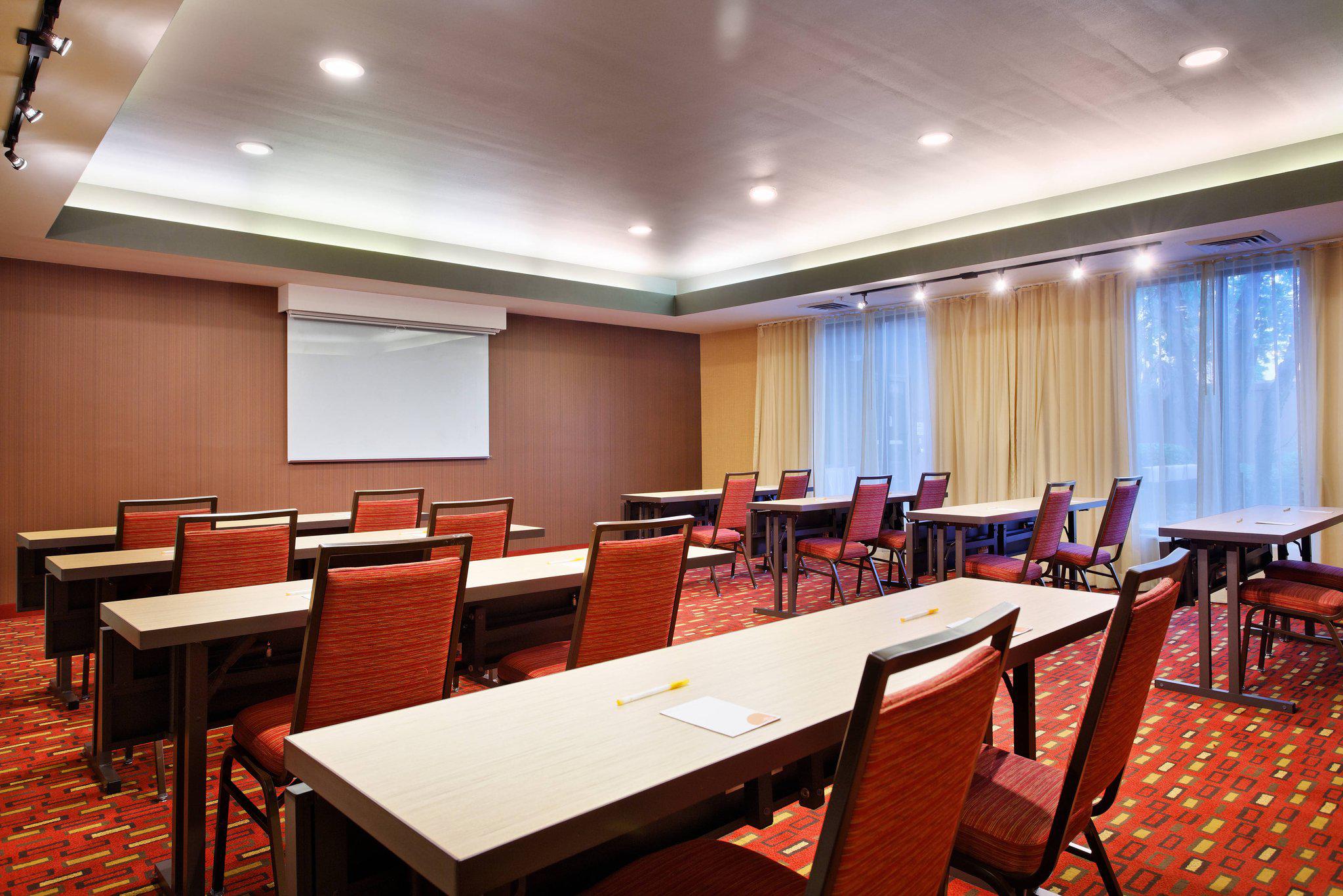 Courtyard by Marriott Tallahassee North/I-10 Capital Circle Photo