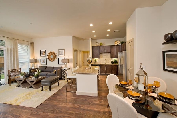 Images 7Seventy Apartments in Houston's Energy Corridor
