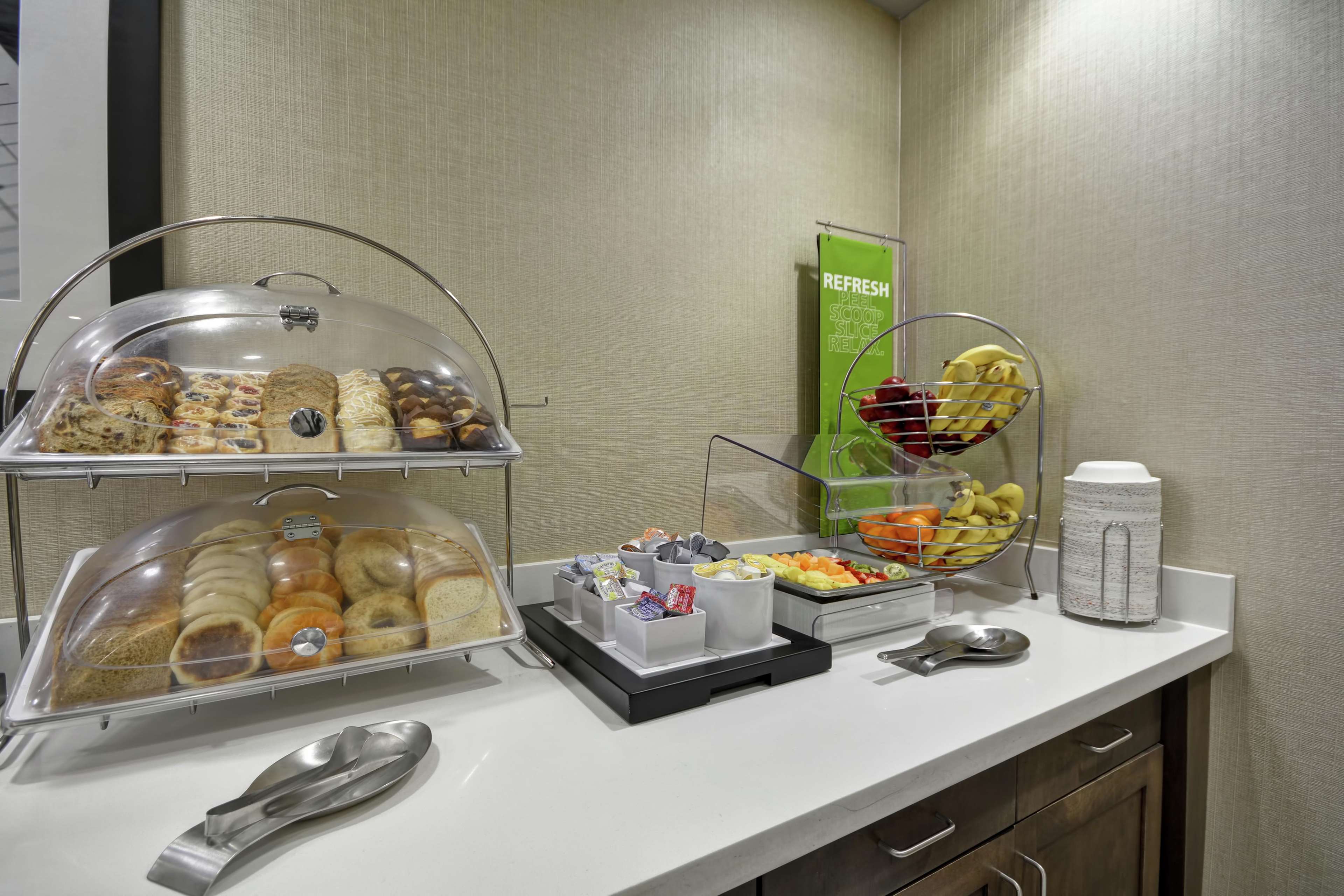 Hampton Inn Cincinnati/Blue Ash Photo