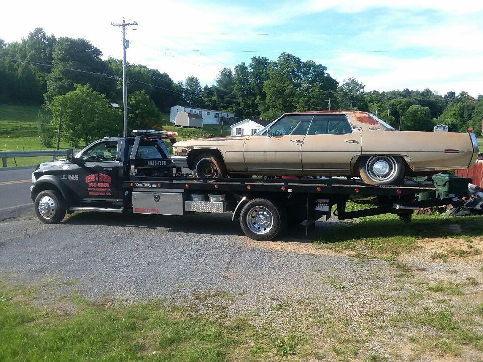 Steve's Towing Photo