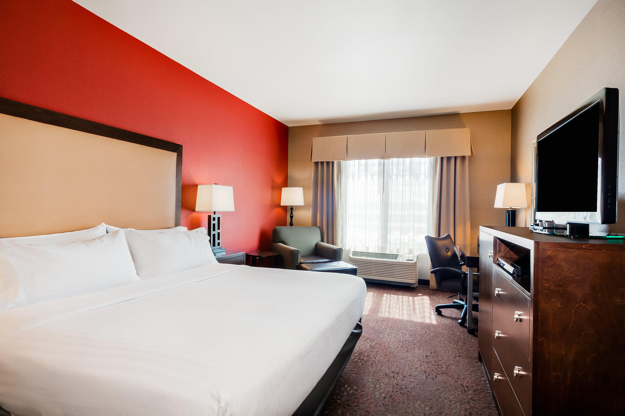 Holiday Inn Express & Suites Missoula Northwest Photo