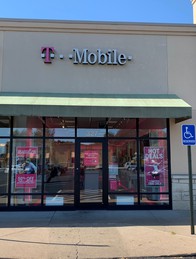 Exterior photo of T-Mobile Store at Southwind Rd & Rt 113 2, Manhattan, KS