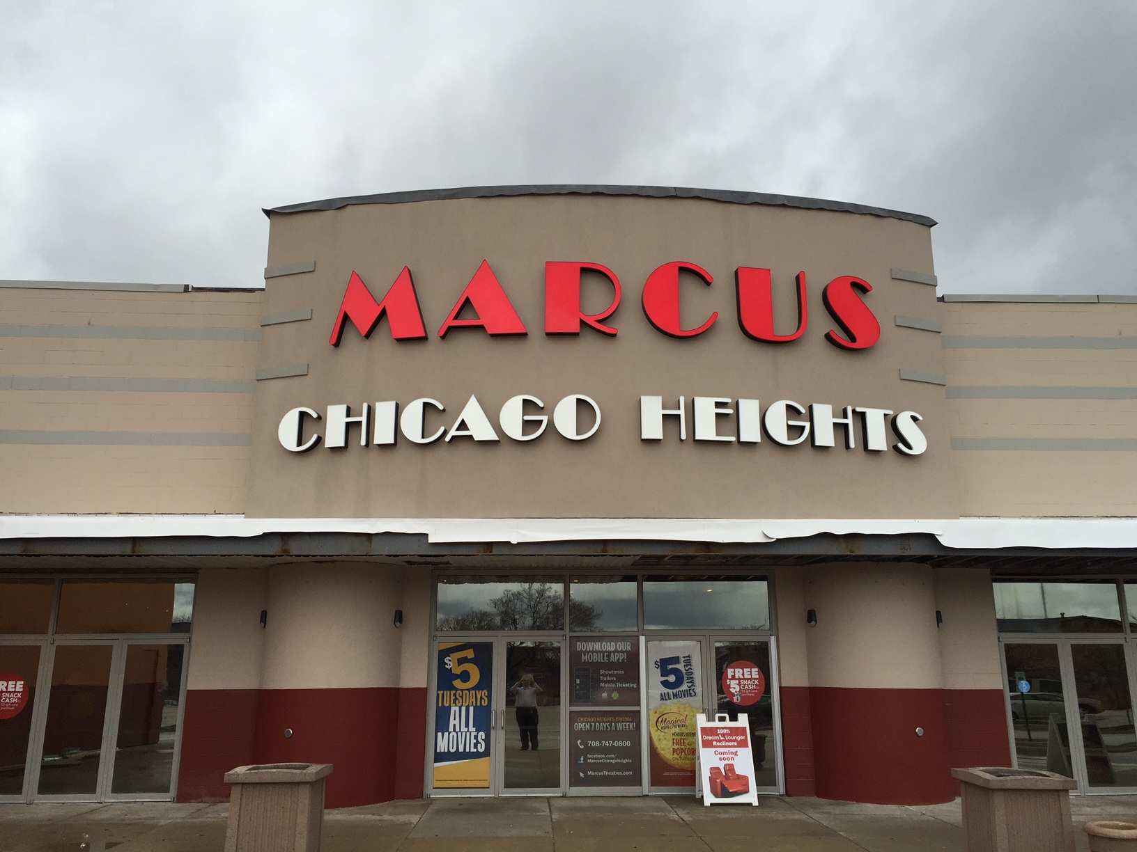 Marcus Chicago Heights Cinema, 1301 Hilltop Ave., Chicago Heights, IL