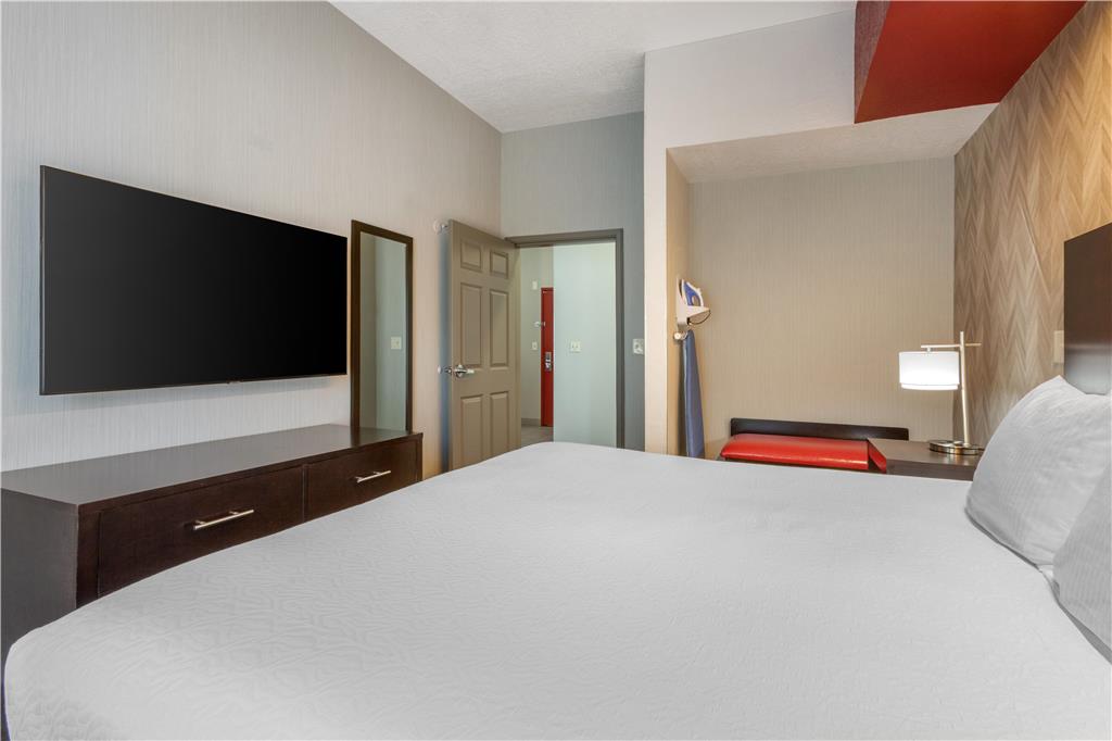 Best Western Plus Gallup Inn & Suites Image