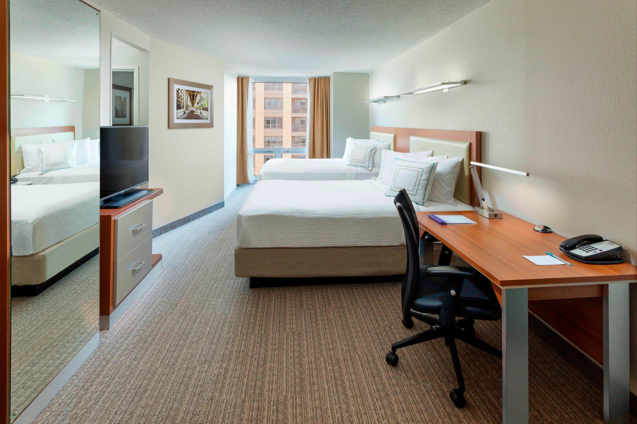 SpringHill Suites by Marriott Chicago Downtown/River North Photo