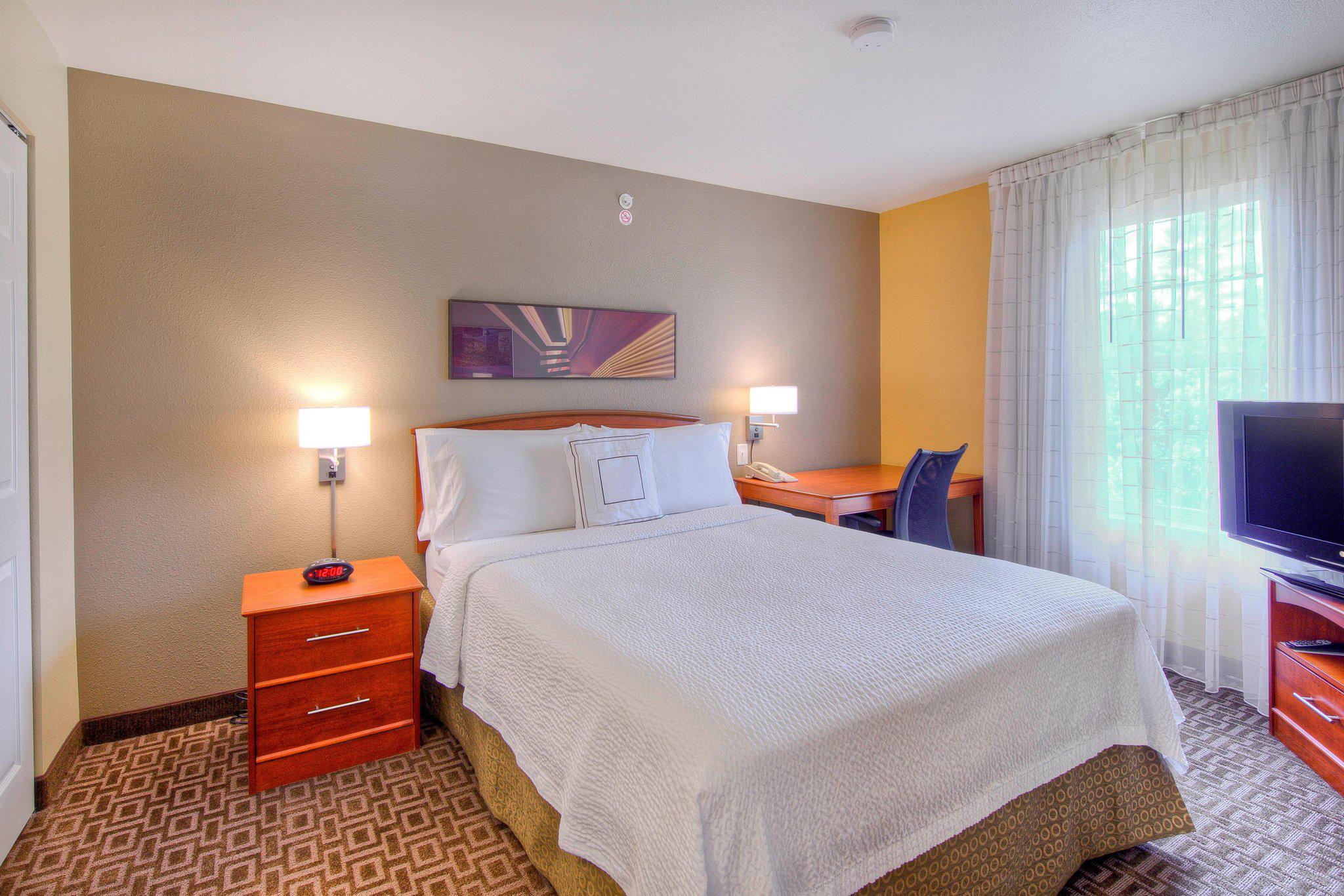 TownePlace Suites by Marriott Raleigh Cary/Weston Parkway Photo