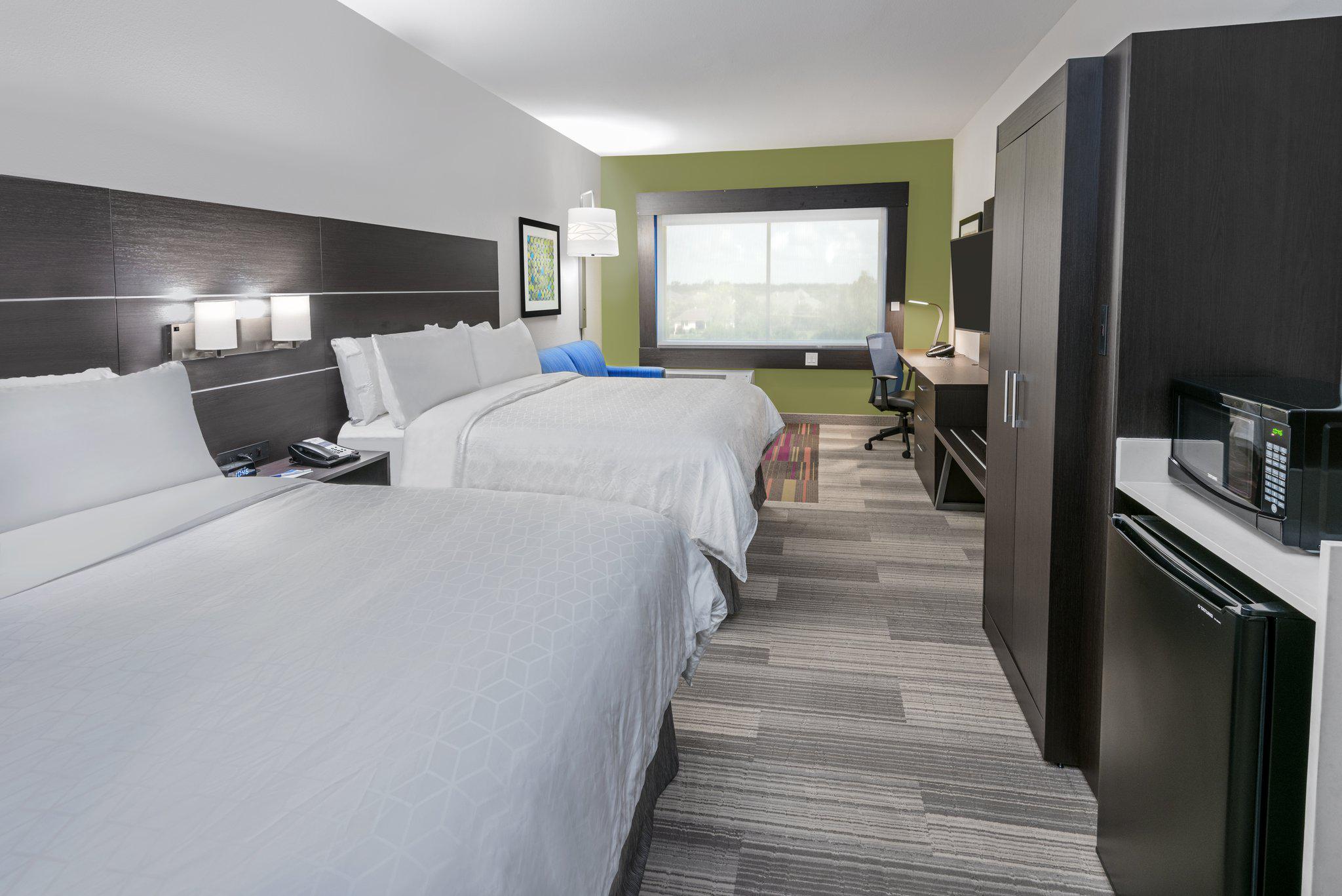 Holiday Inn Express & Suites Bryan - College Station Photo