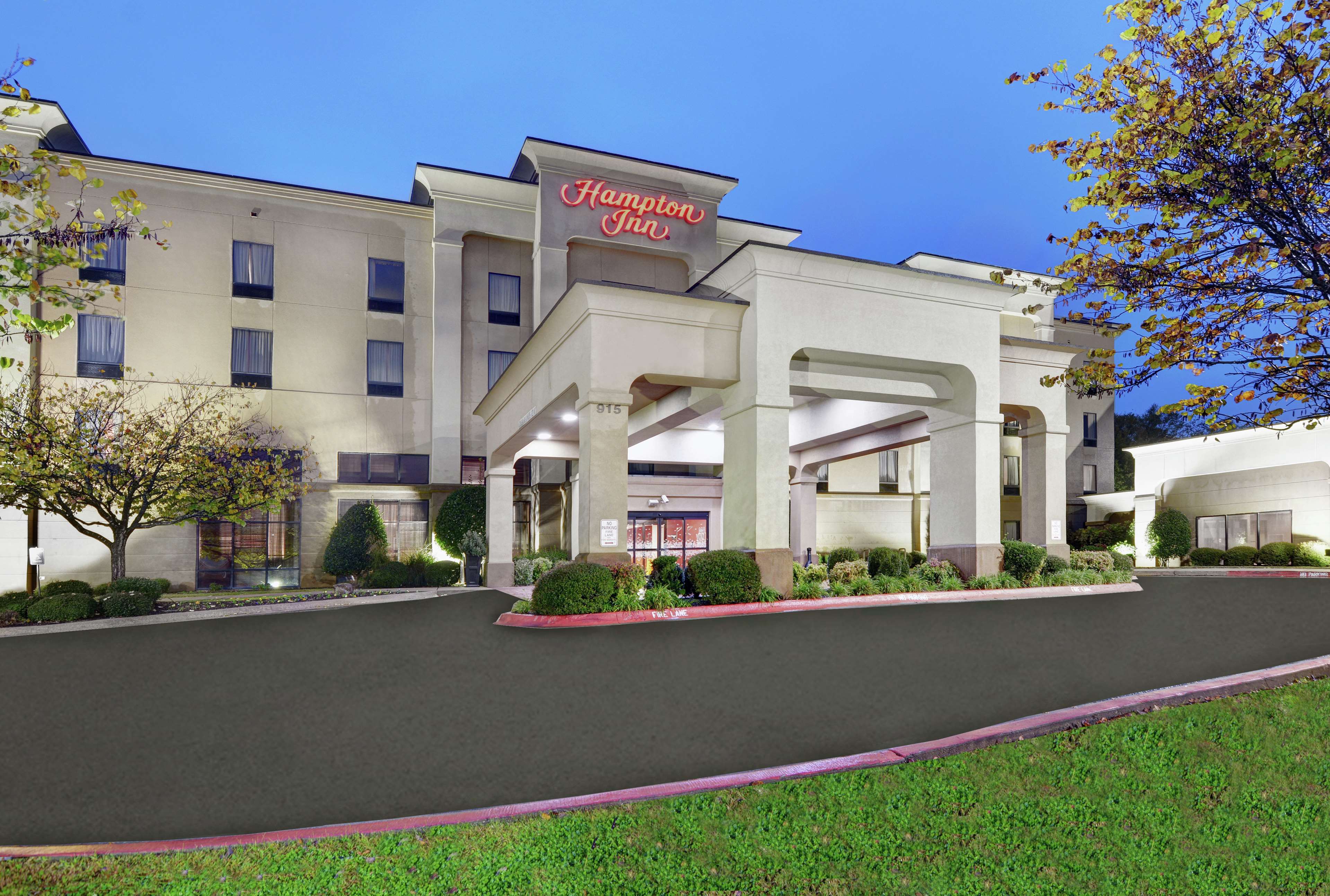 Hampton Inn Fayetteville Photo