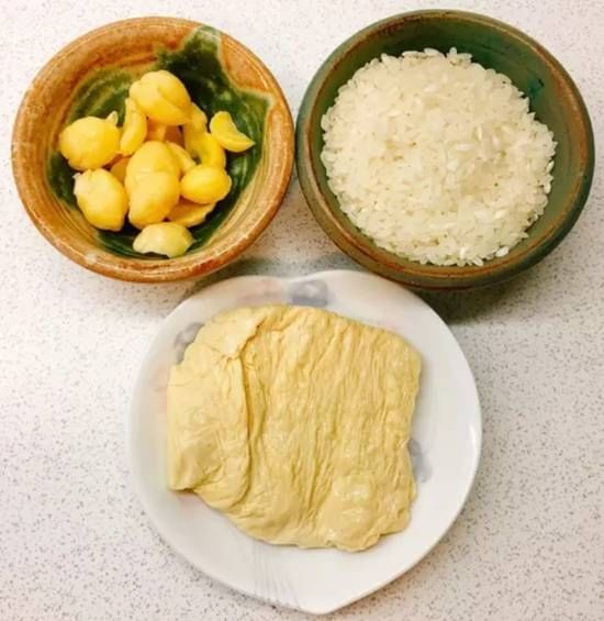 BC04 Ginkgo with Tofu Skin & Dry Scallop Porridge (Small)