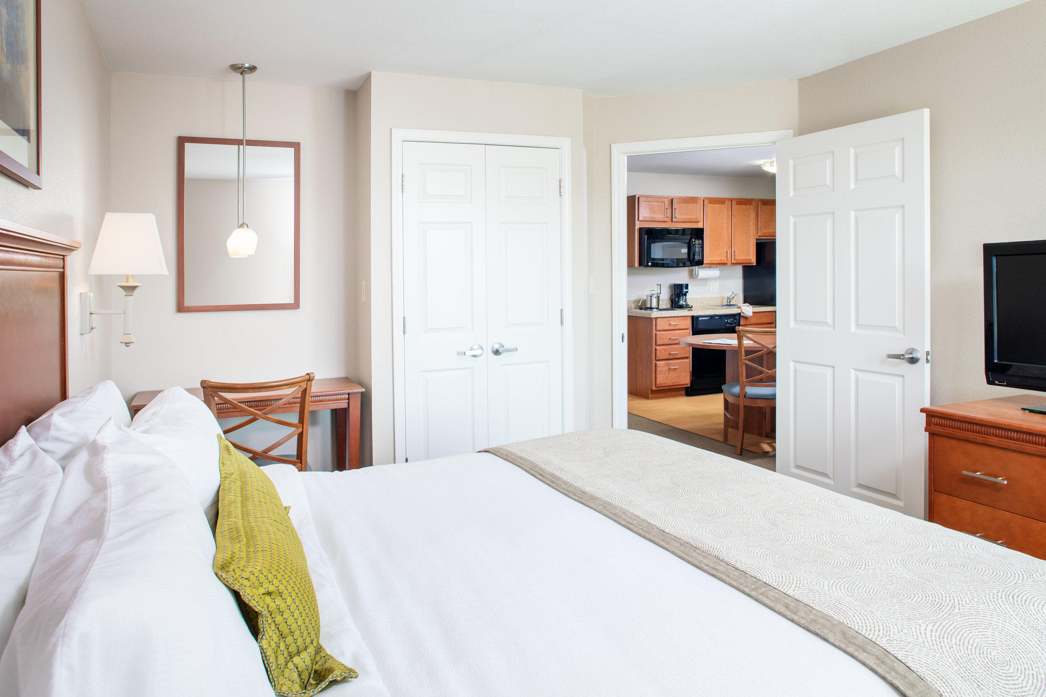 Candlewood Suites Bellevue Photo