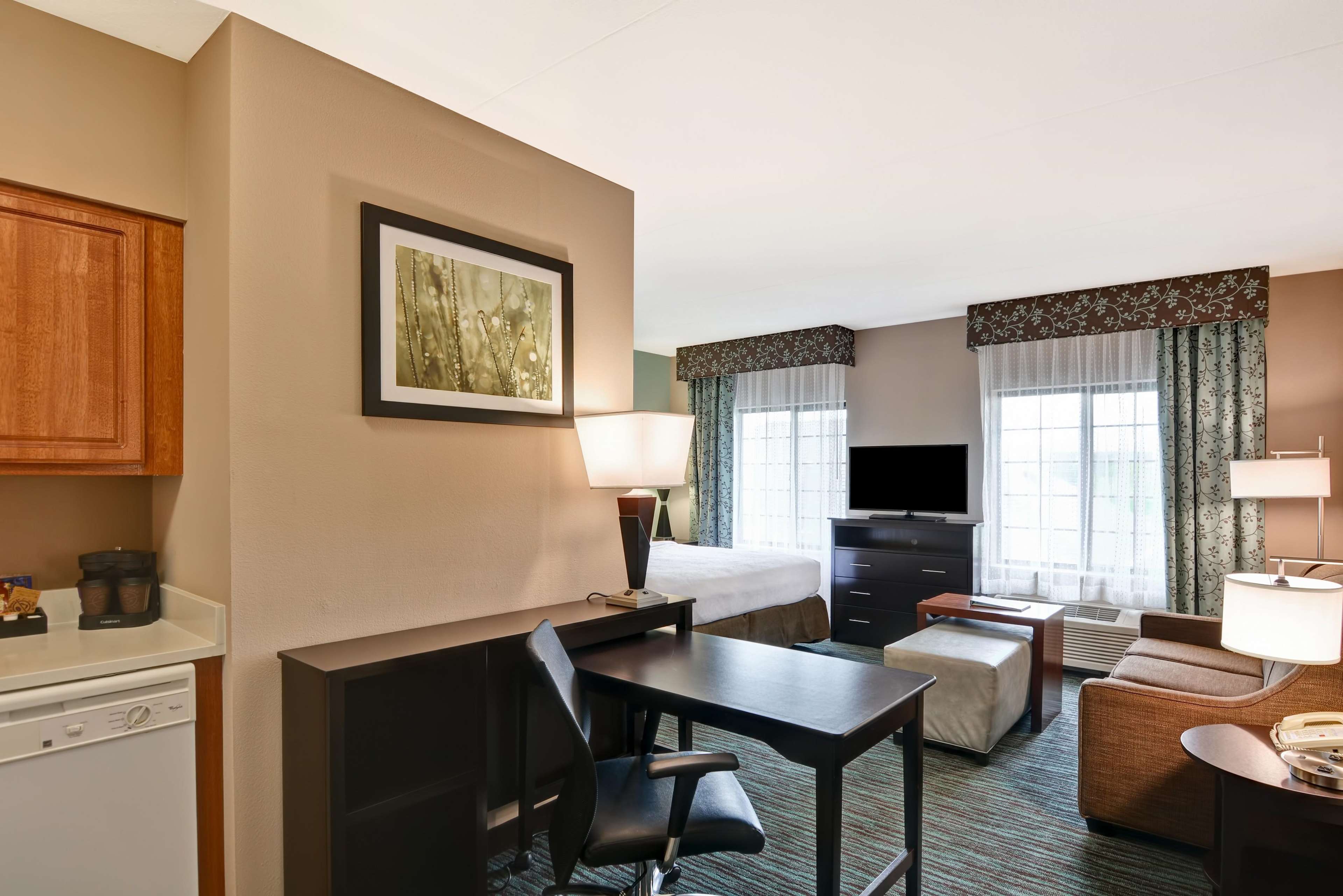 Homewood Suites by Hilton Aurora Naperville Photo