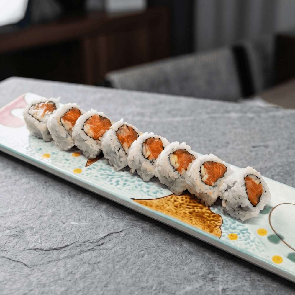 Spicy Salmon Roll (8)