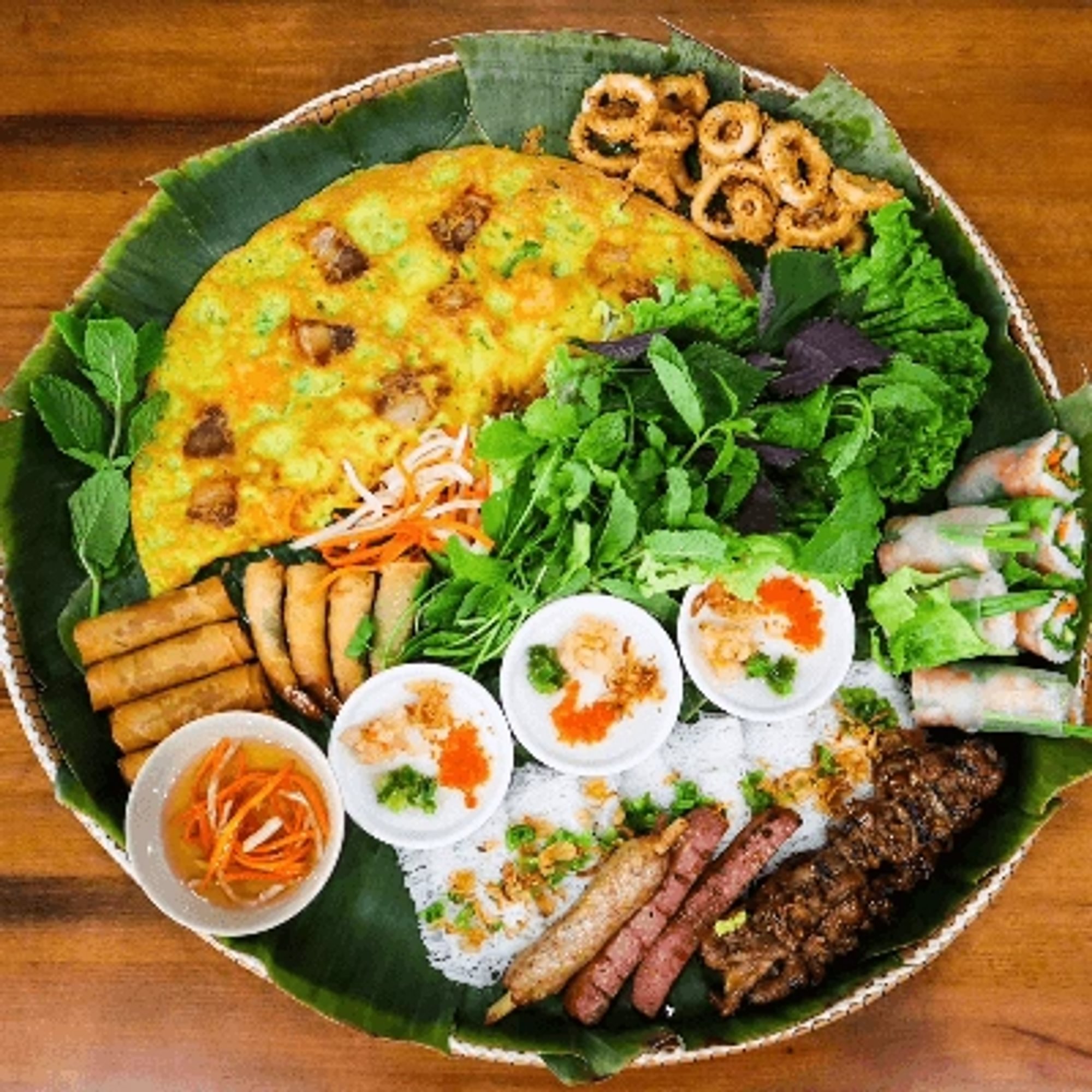 A12 THE SPECIAL COMBO PLATTER (6 ITEMS) / Khay 6 Món