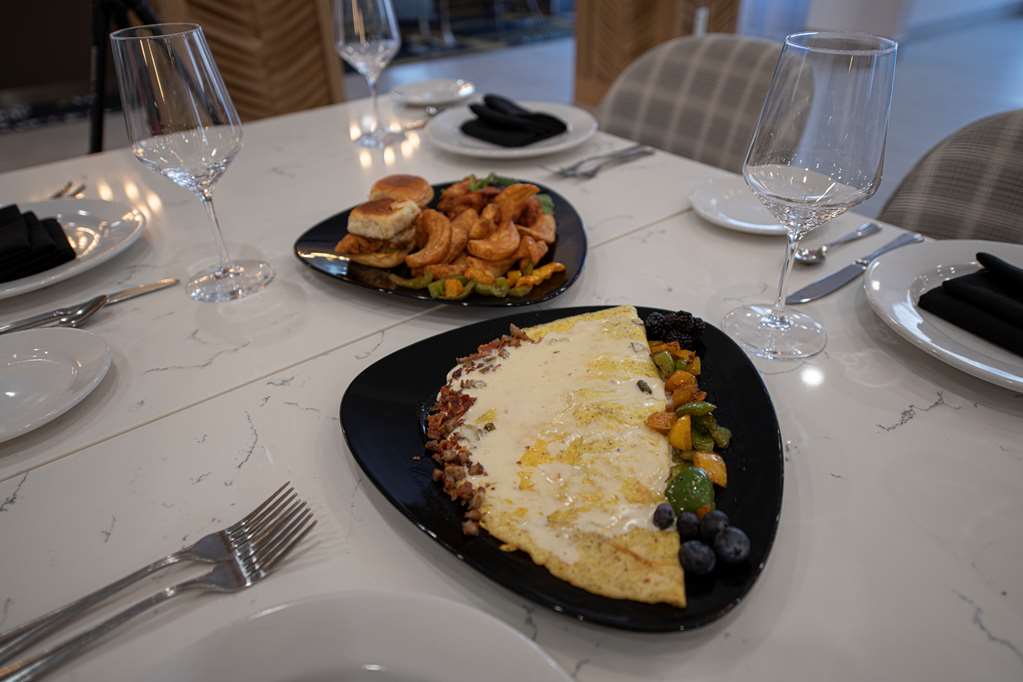 DoubleTree by Hilton Sulphur Lake Charles Image