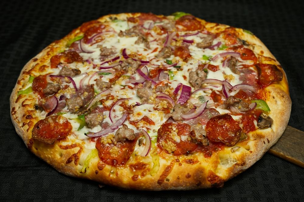 Finas Combination Pizza