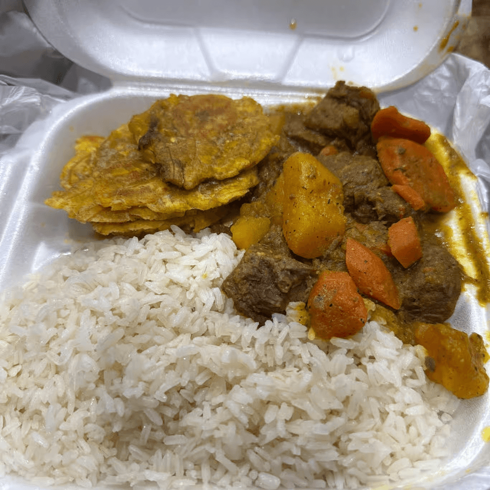 Carne Guisada Arroz B H Tostones