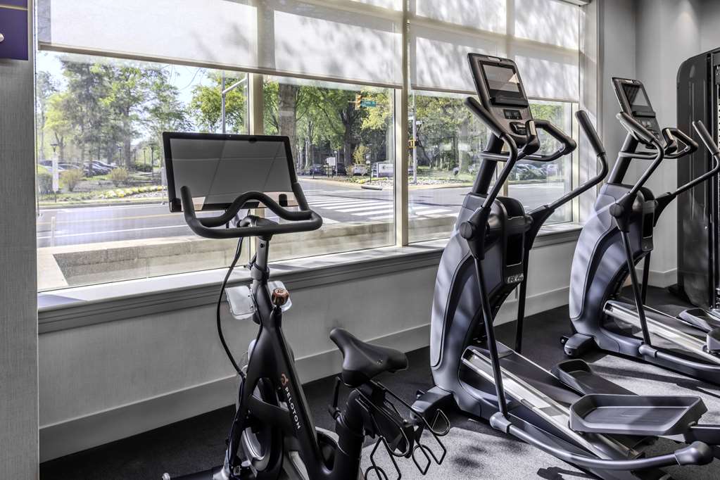 Hampton Inn & Suites Arlington Crystal City DCA Image