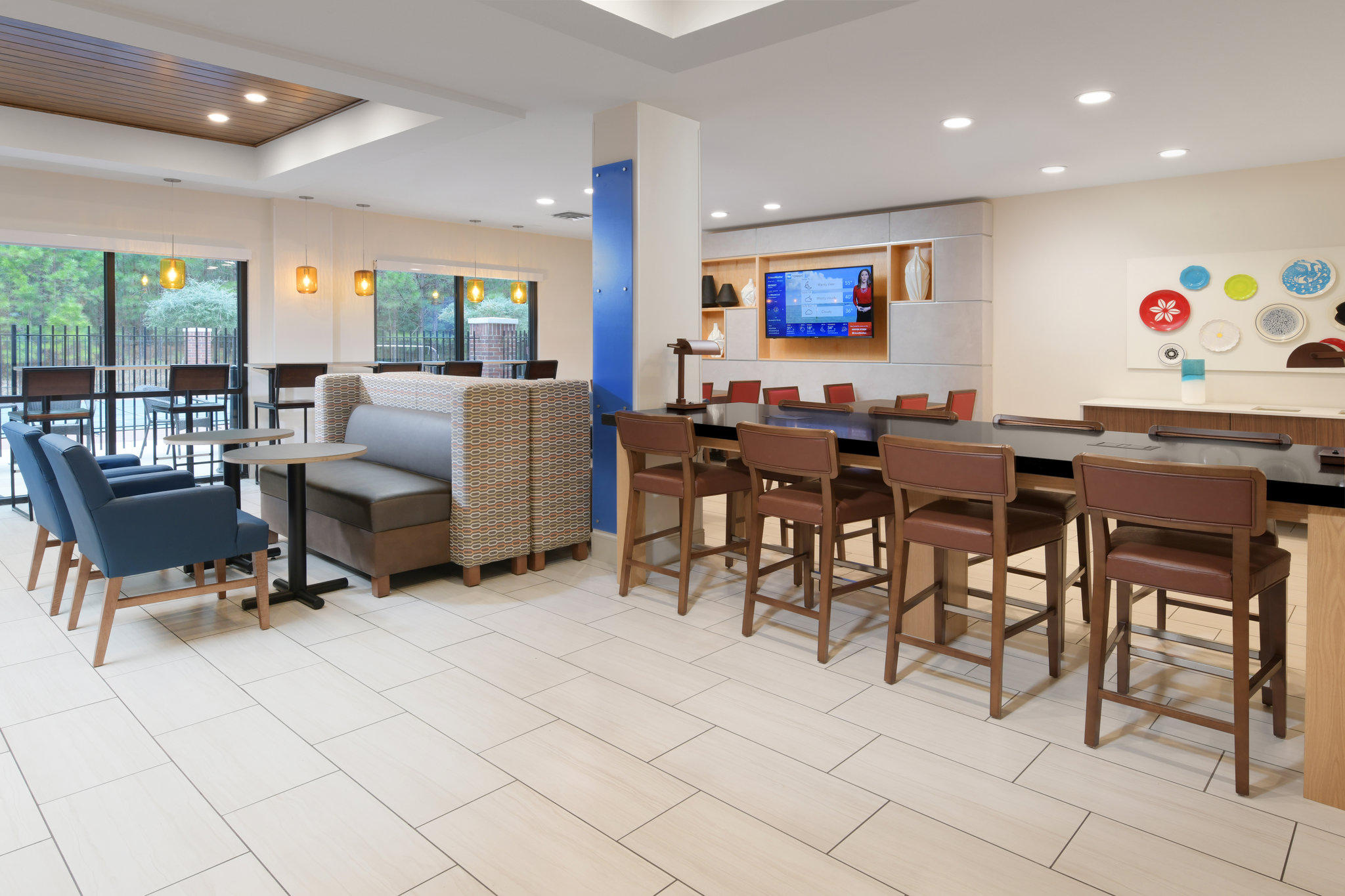 Holiday Inn Express & Suites Camden Photo