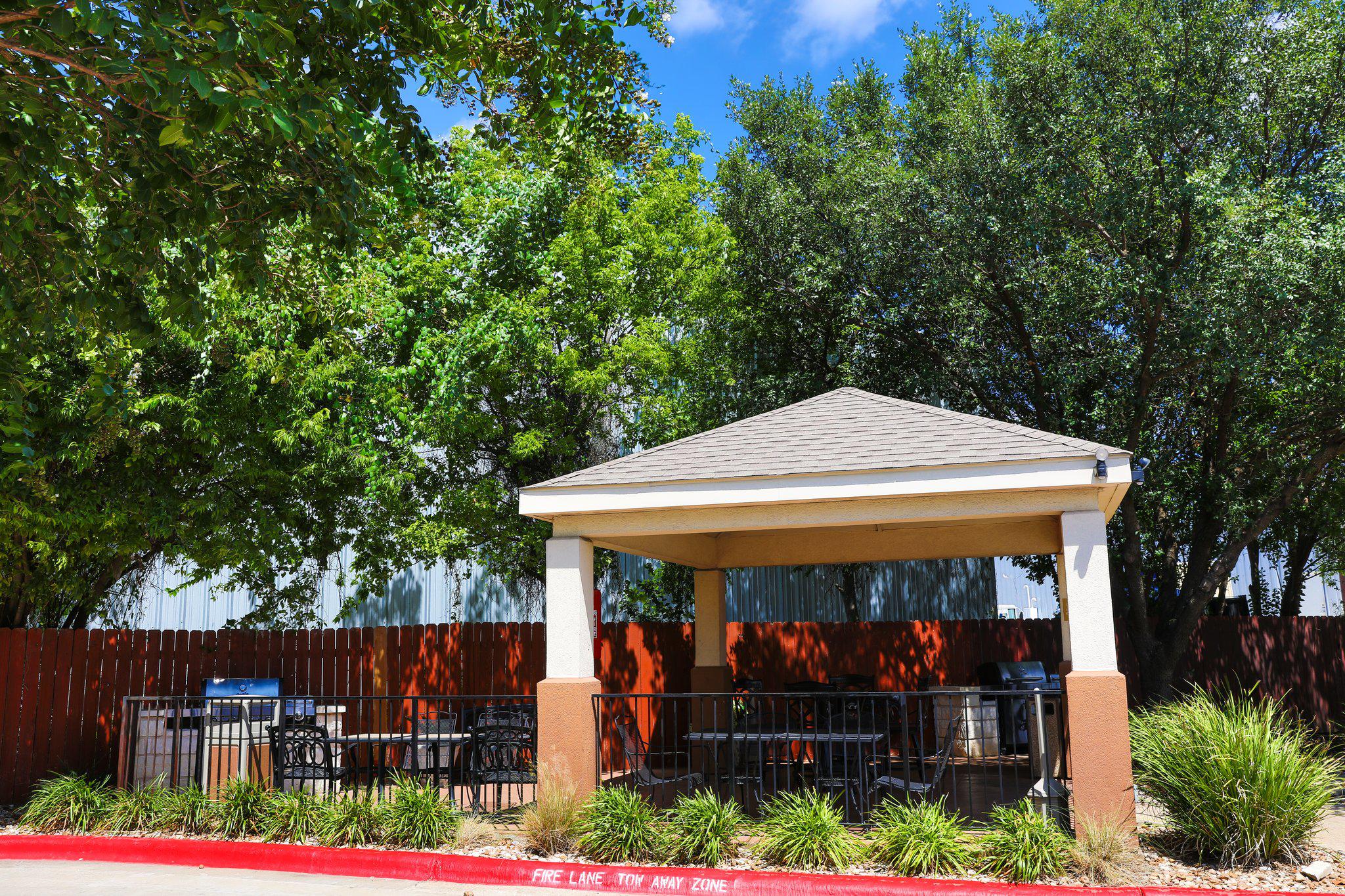 Candlewood Suites Austin-South Photo