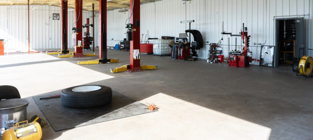 Beasley Tire Service Logo