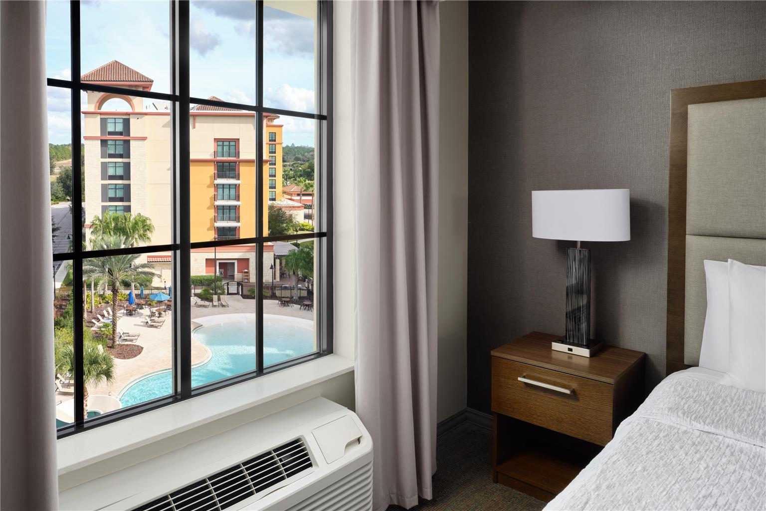 Homewood Suites by Hilton Orlando at FLAMINGO CROSSINGS Town Center Image