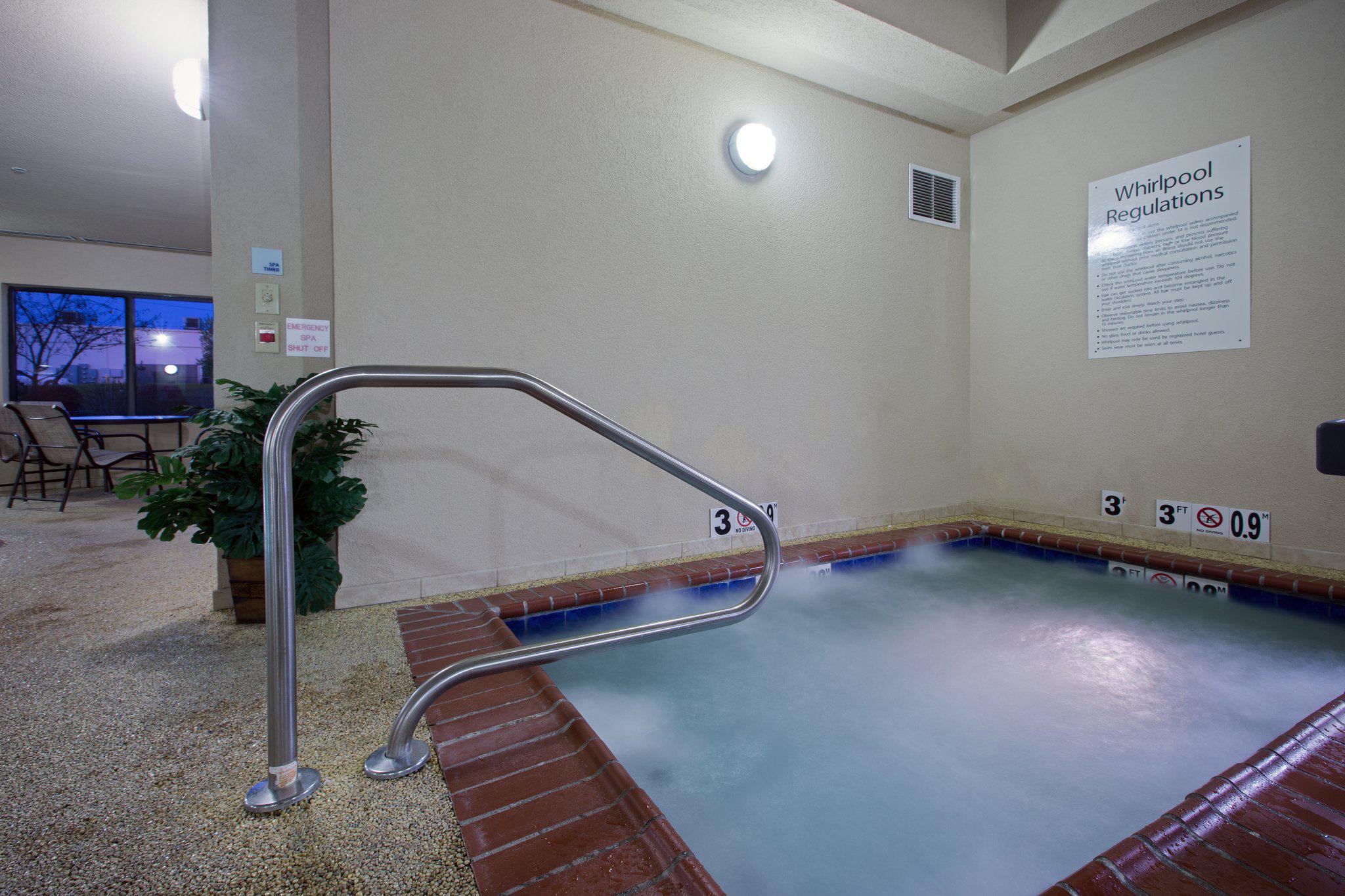 Holiday Inn Express & Suites Lewisburg Photo