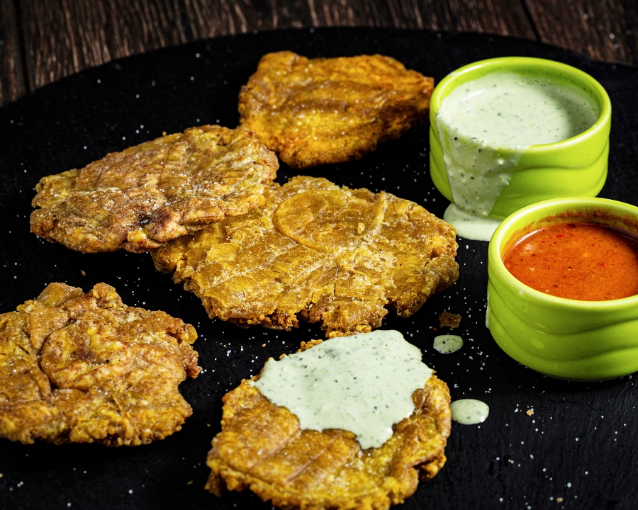 TOSTONES