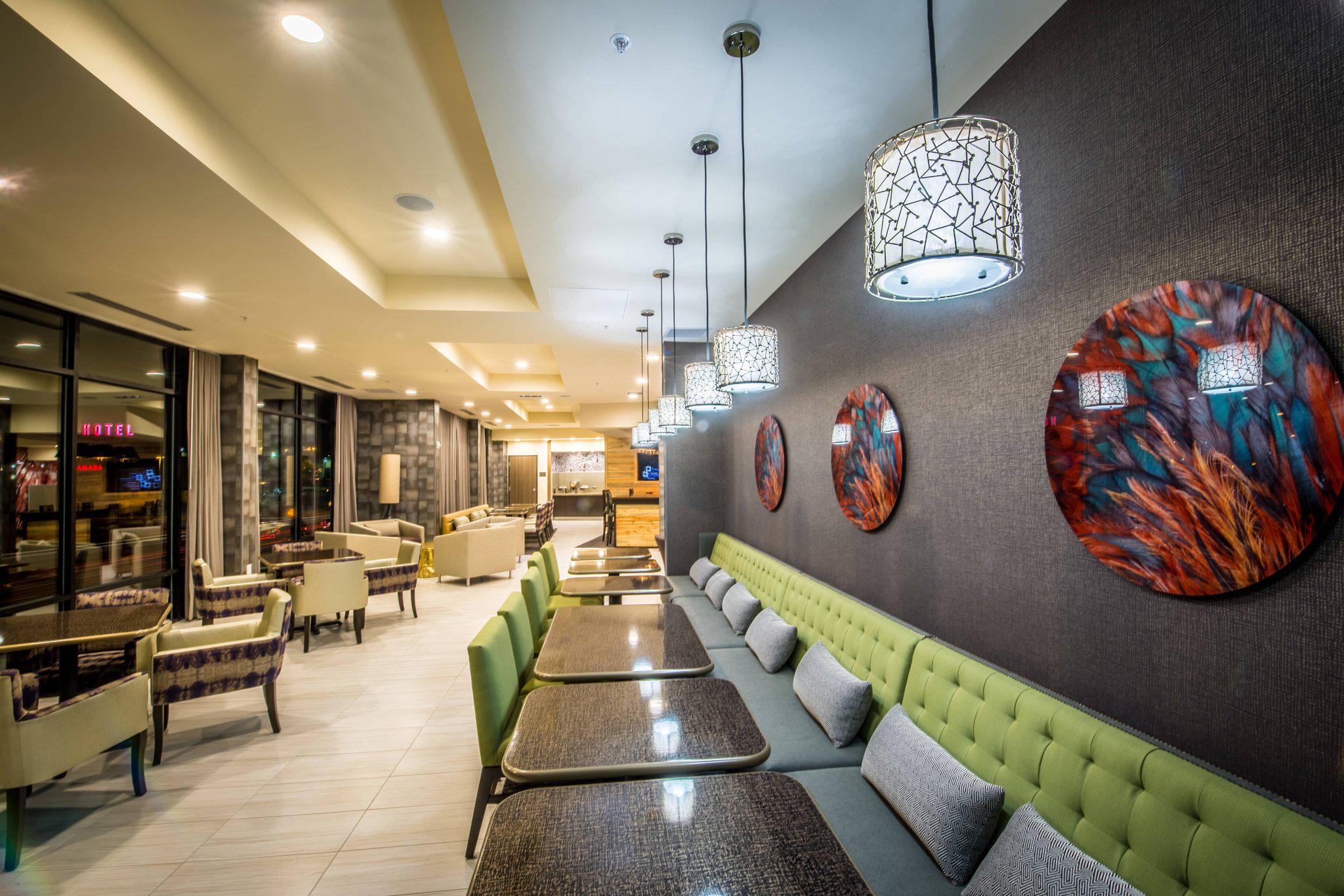 Fairfield Inn & Suites by Marriott Denver Downtown Photo