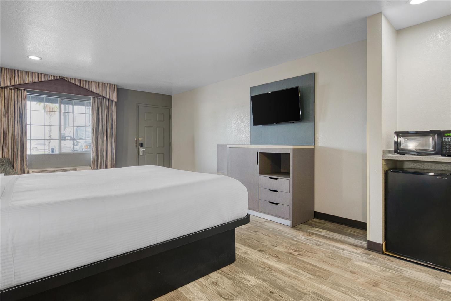 SureStay by Best Western Ukiah Image