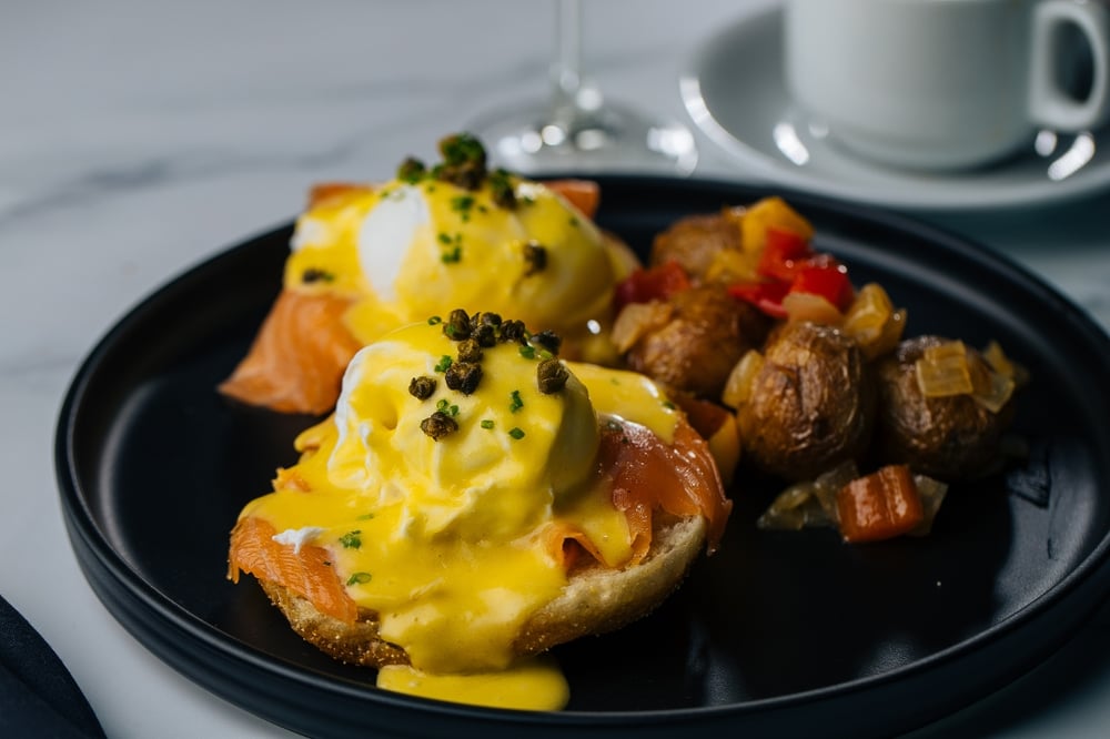 SMOKED SALMON EGGS BENEDICT
