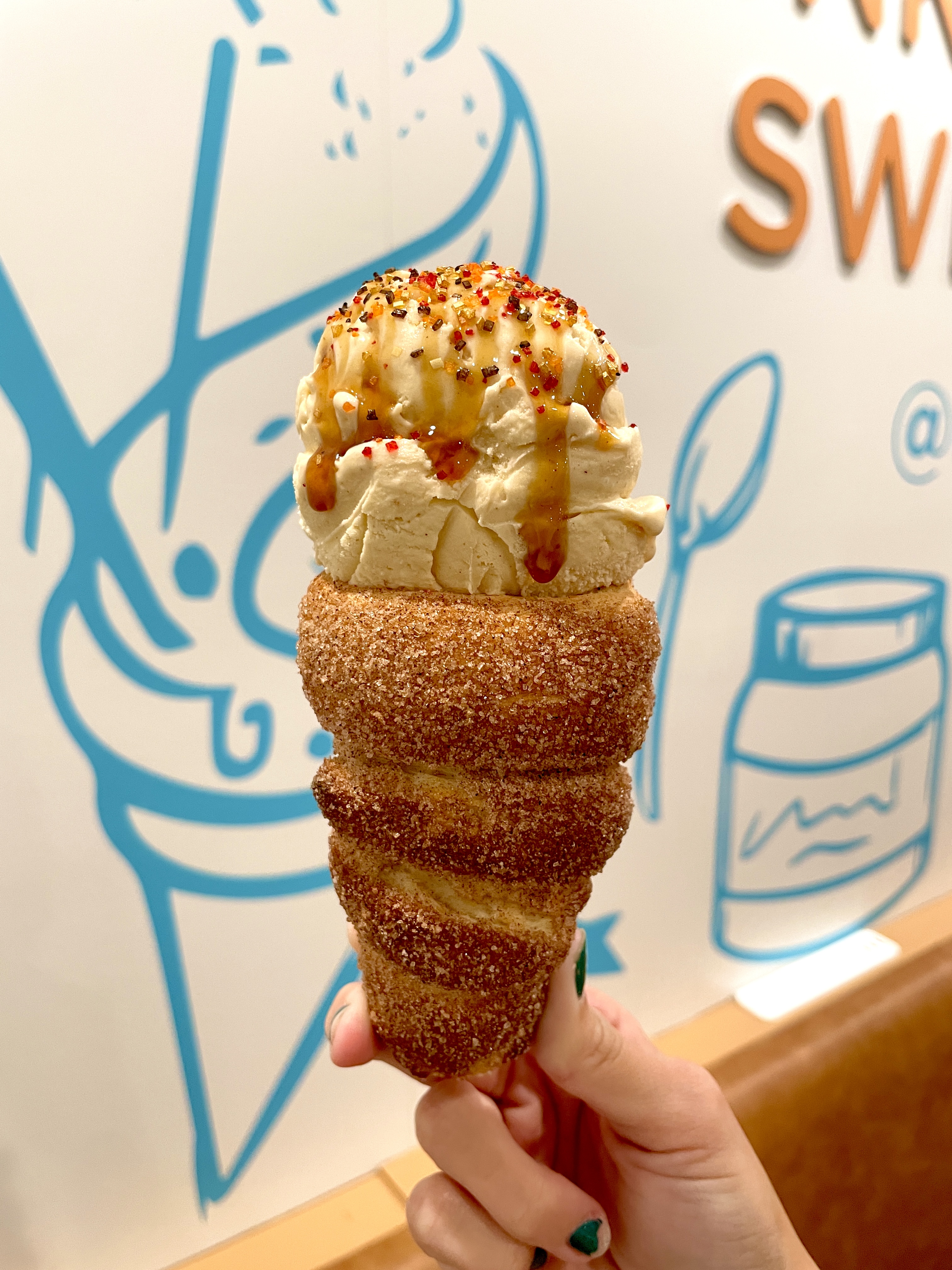 Kurly Ku¨rto?sh Café Image