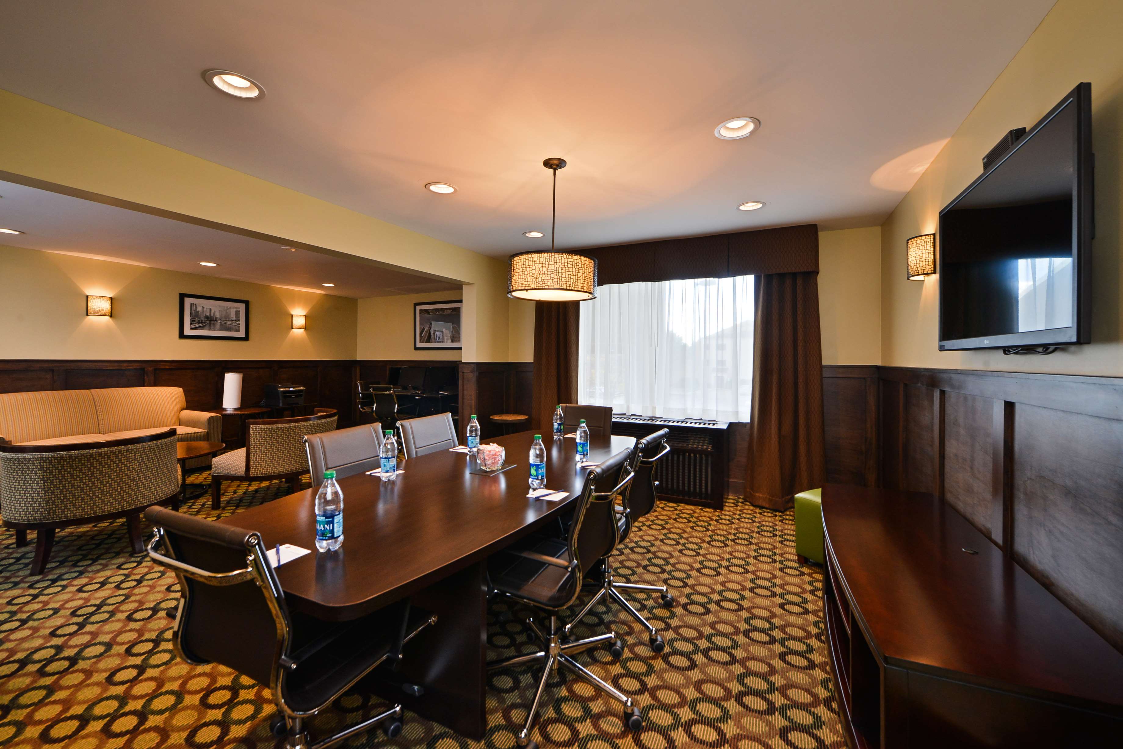 Best Western Plus Glenview-Chicagoland Inn & Suites Photo