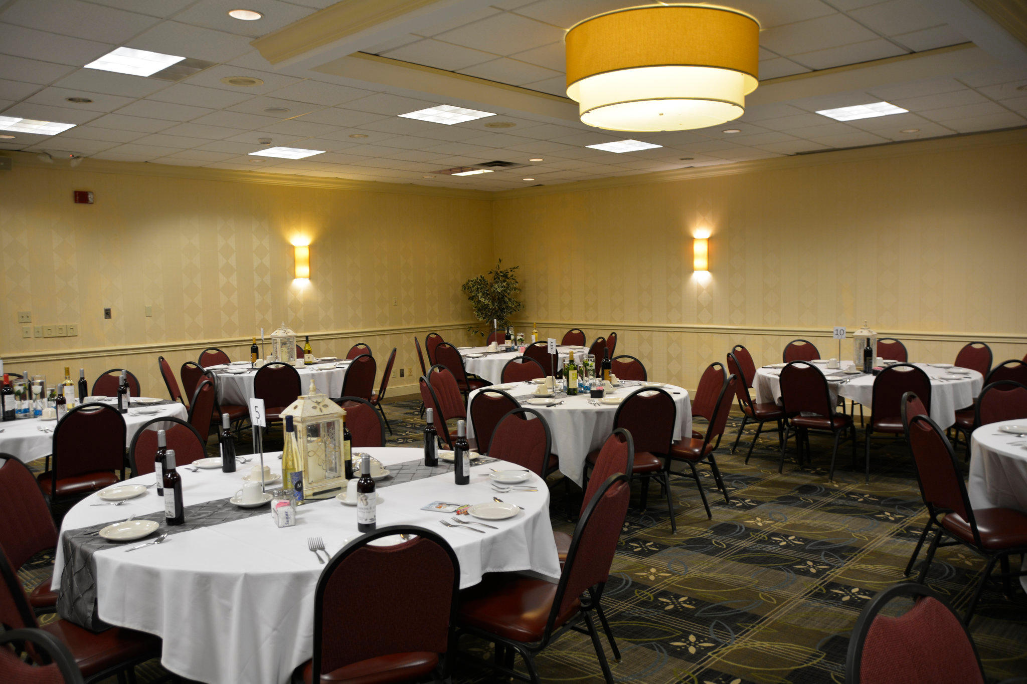 Holiday Inn Weirton Photo