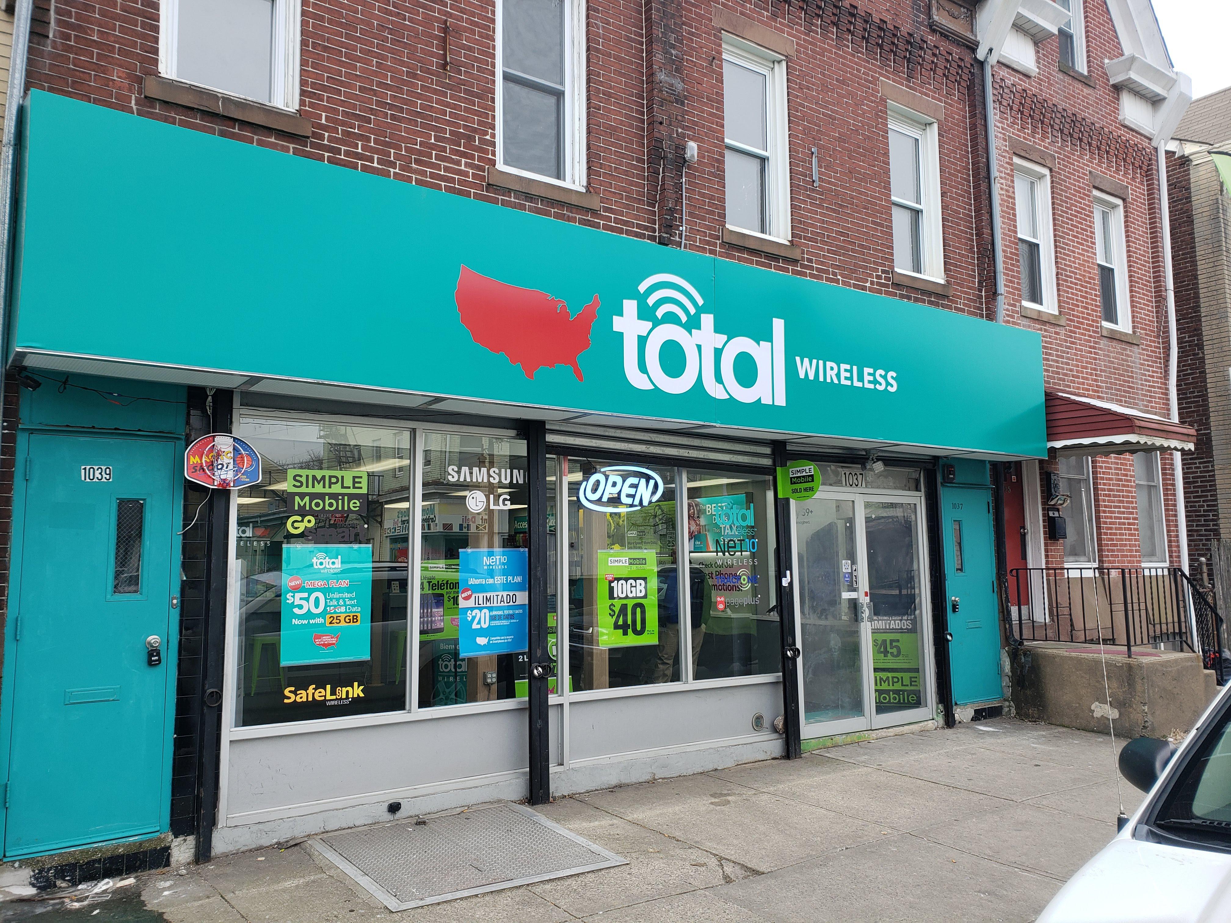 Total Wireless Store Photo