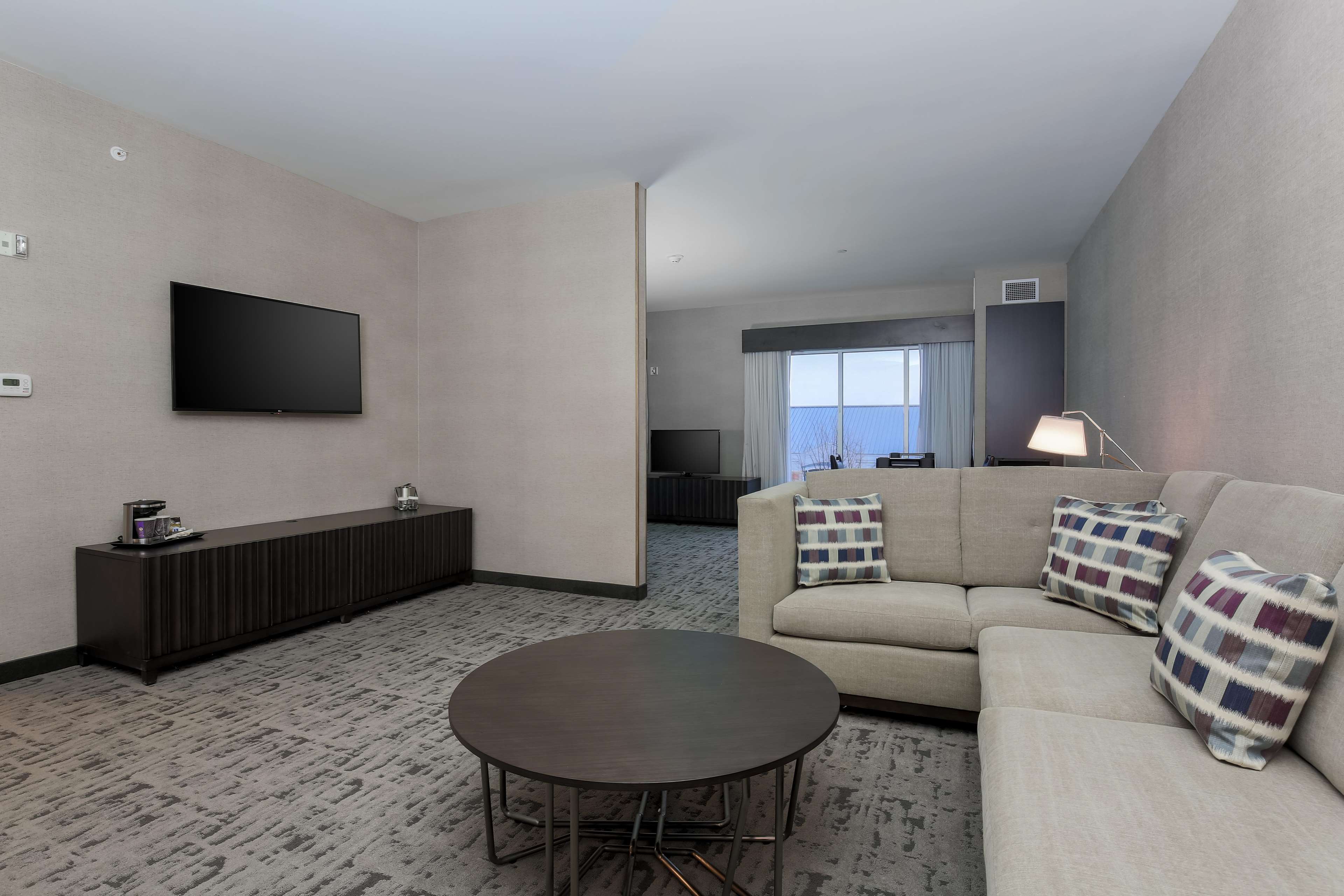 DoubleTree by Hilton Evansville Photo