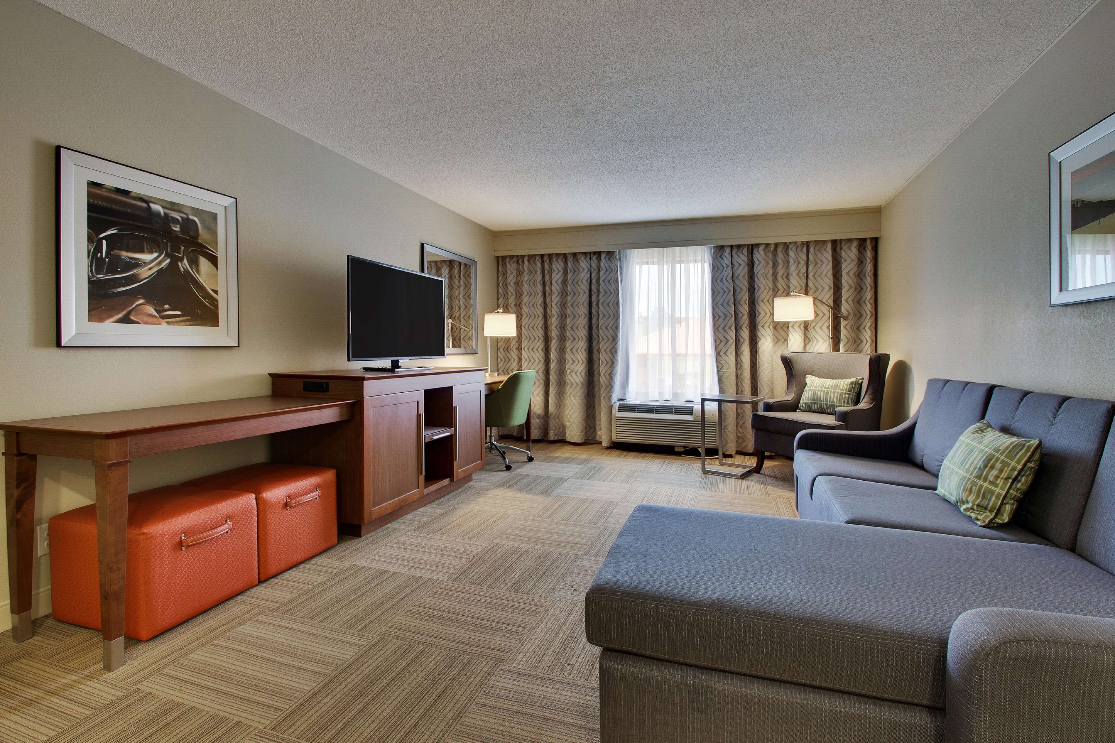 Hampton Inn Warner Robins Photo