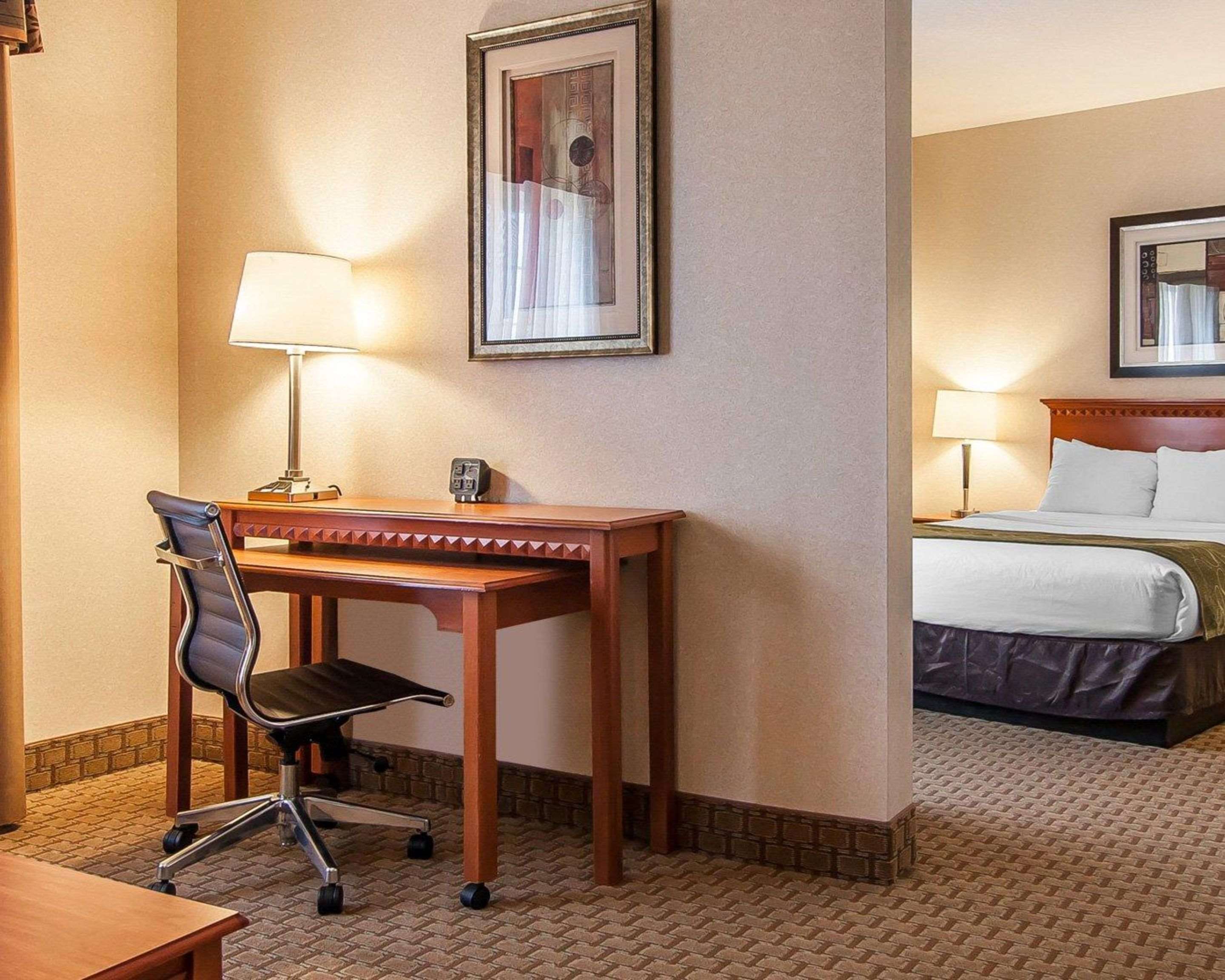 Comfort Suites Redmond Airport Photo