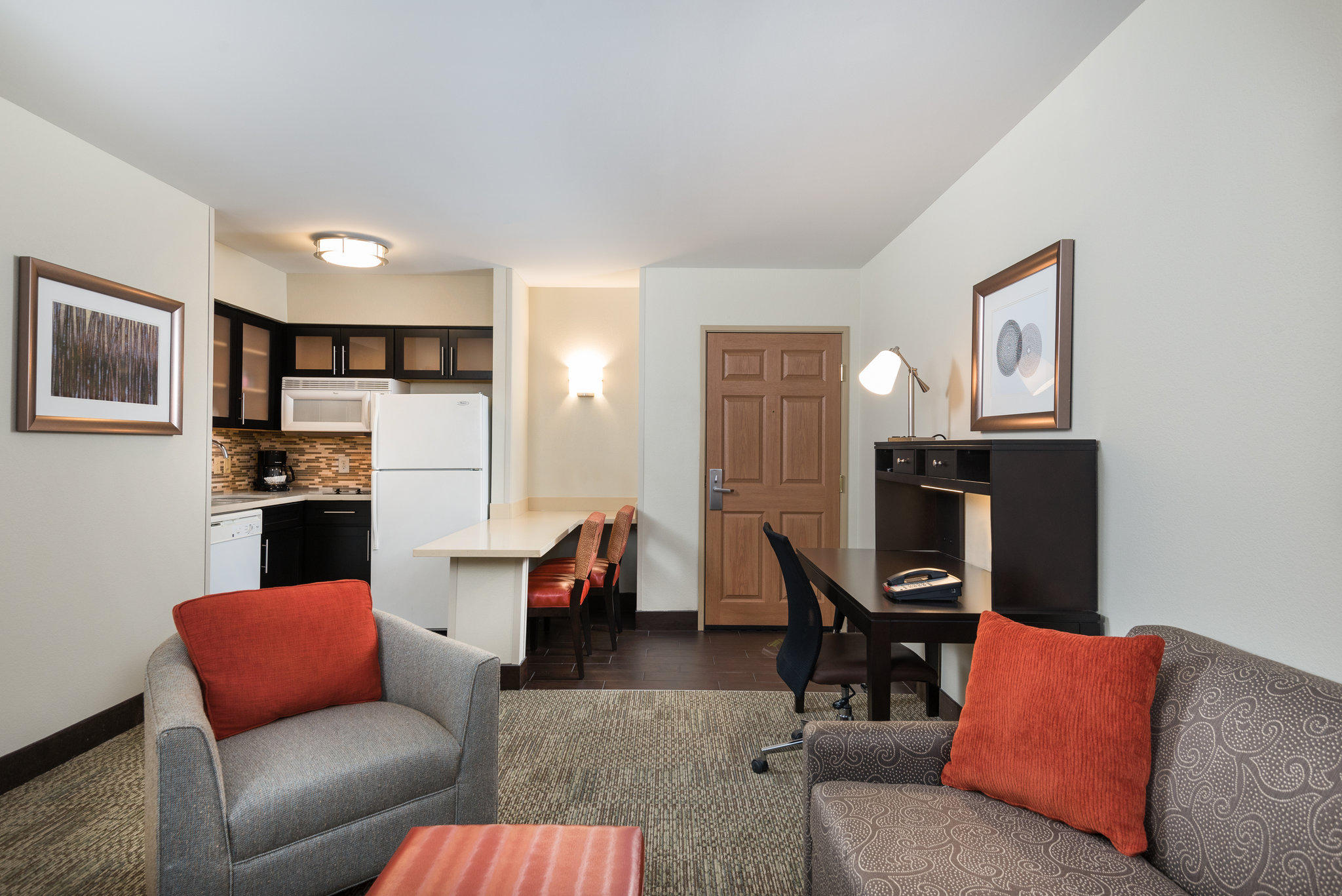 Staybridge Suites Chantilly Dulles Airport Photo