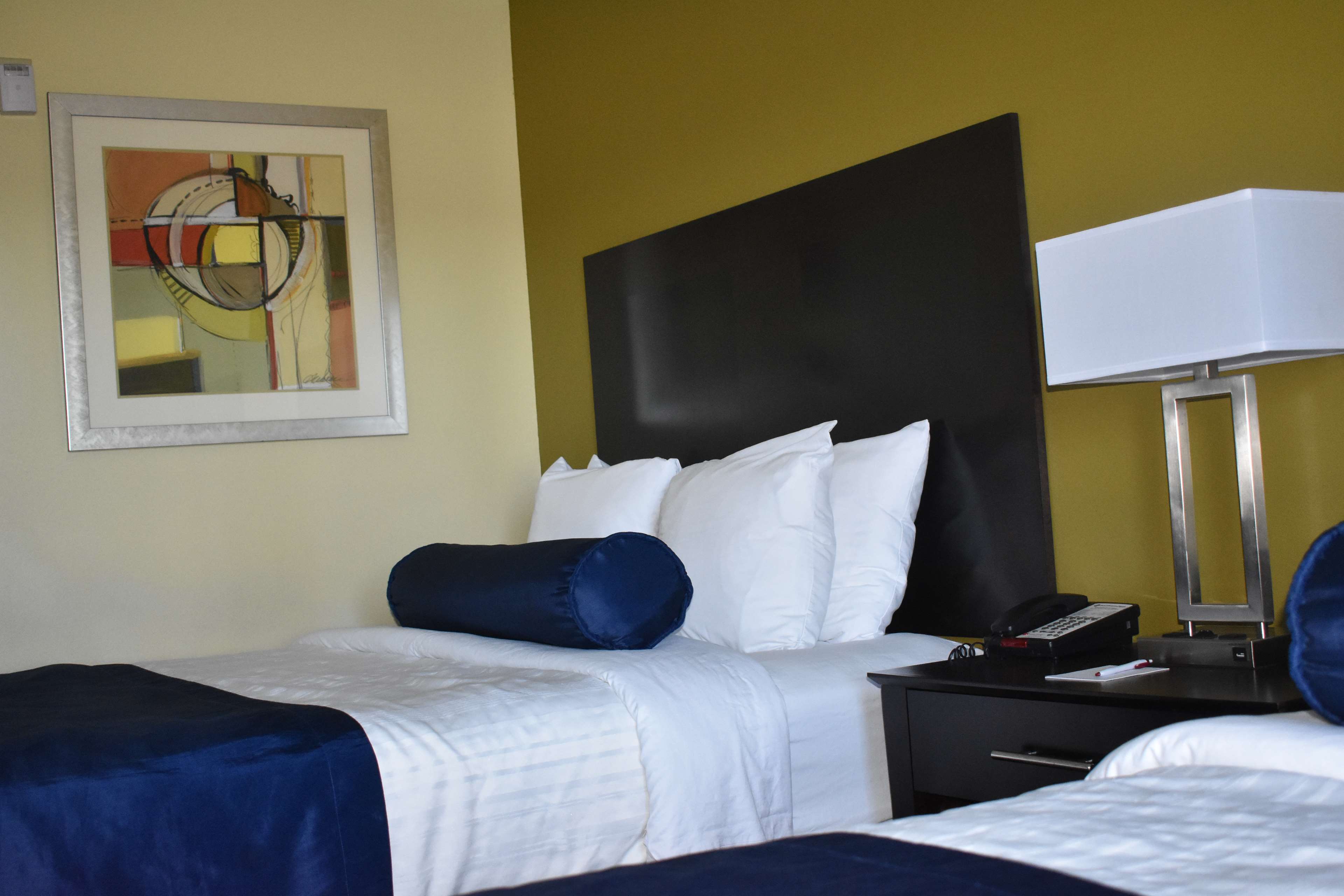 Best Western Plus Brunswick Inn & Suites Photo