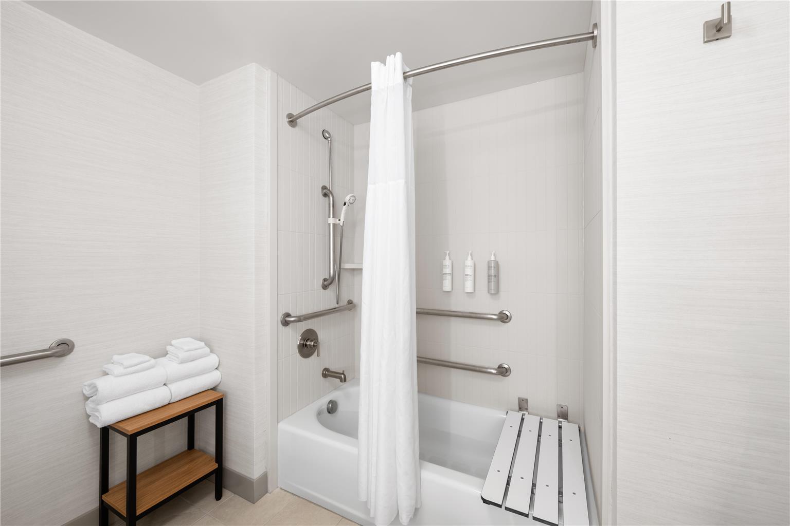 Hampton Inn & Suites Oakland Airport-Alameda Image