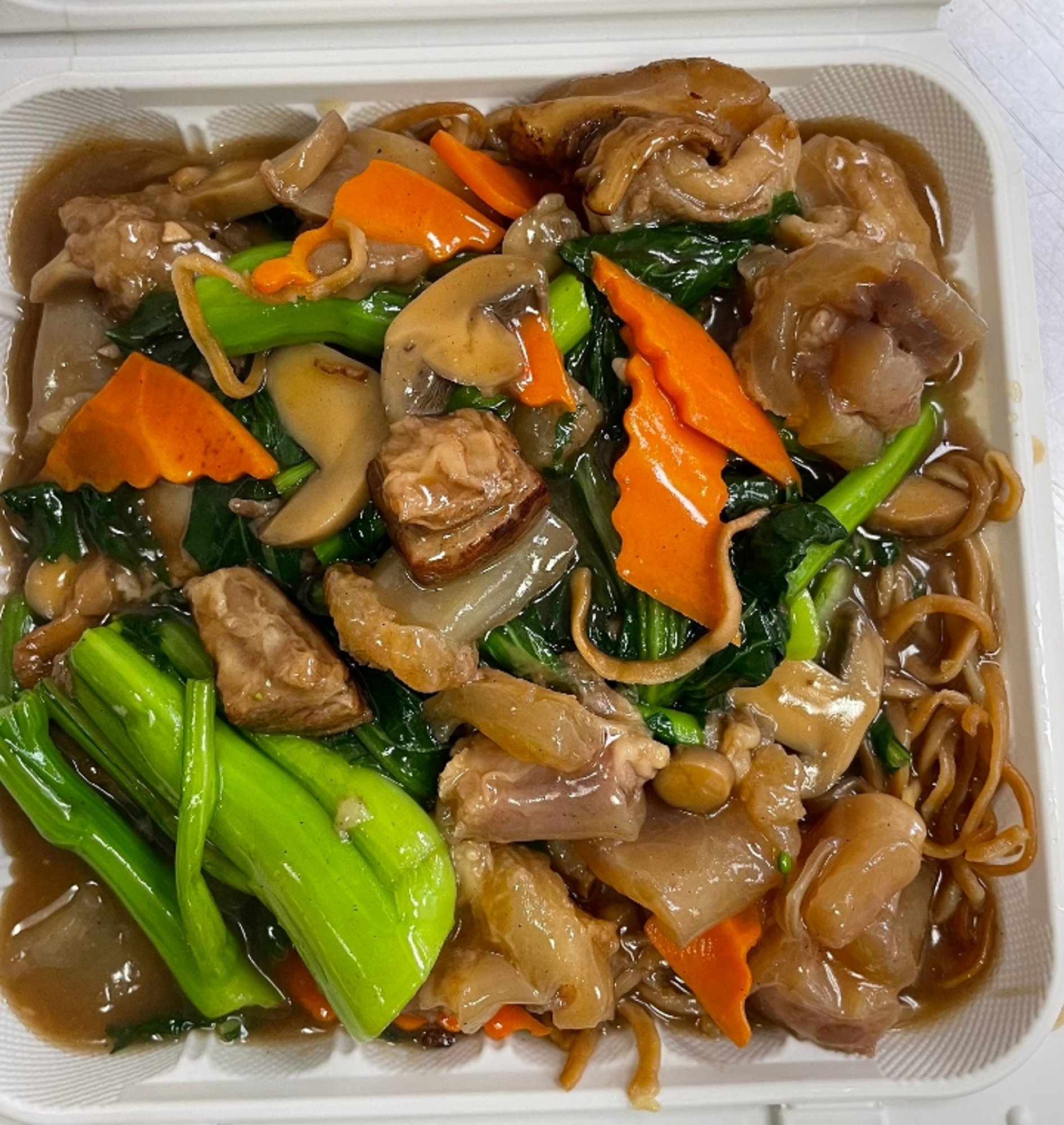 牛腩炒面 145.Chinese Beef Brisket and Tendon Chow Mein
