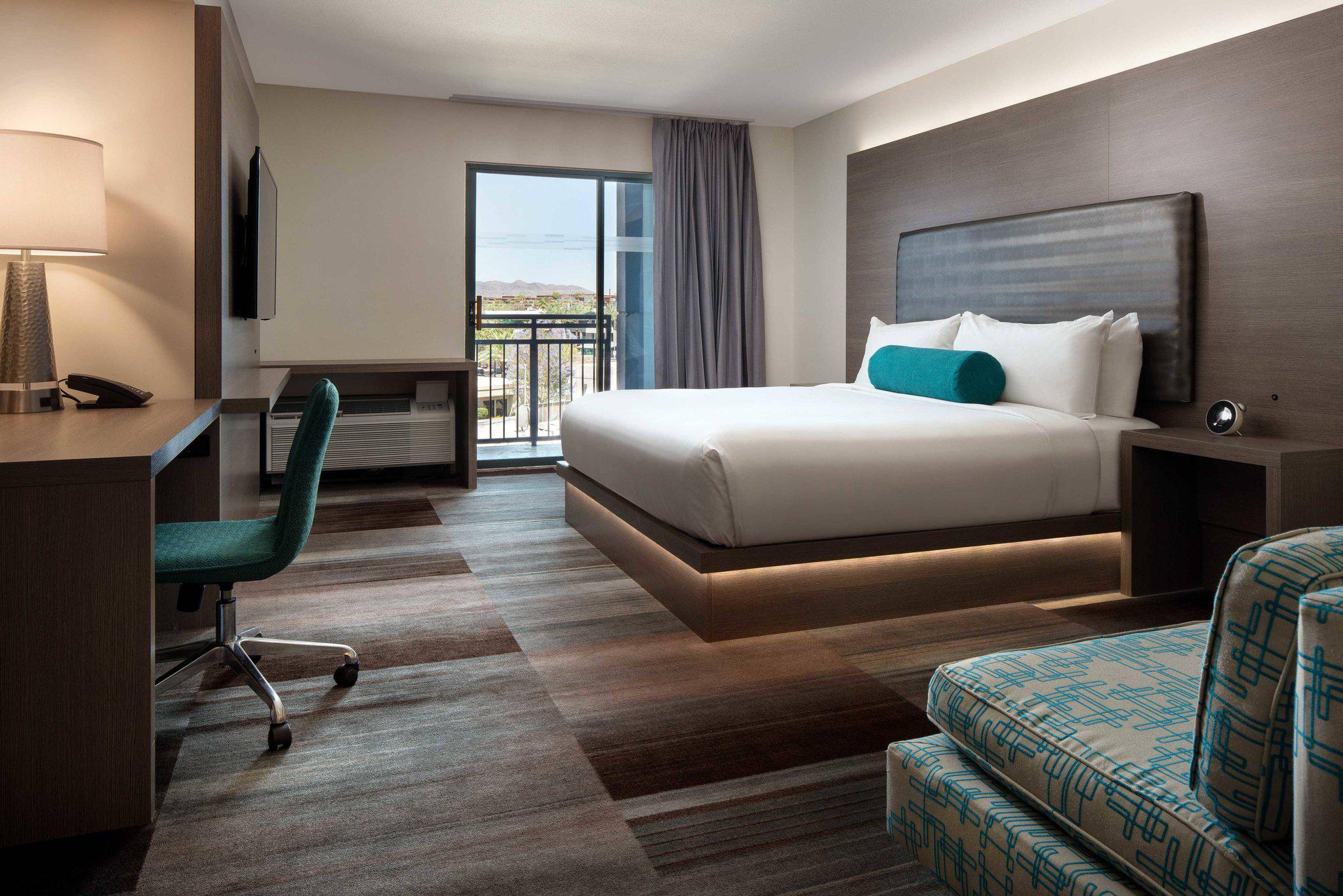 Aloft Scottsdale Photo