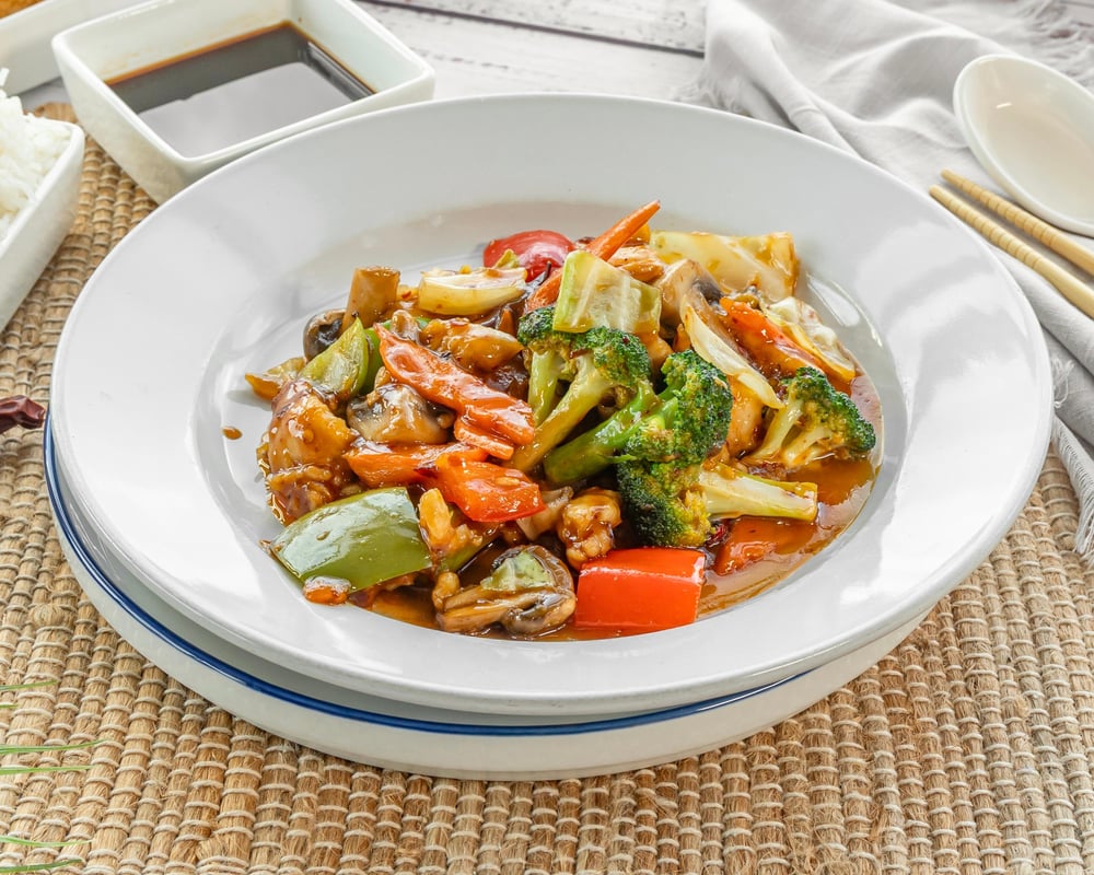 L-CHICKEN with GARLIC SAUCE
