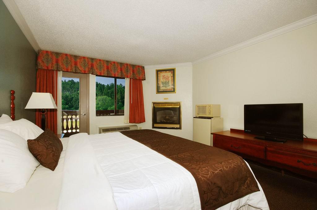 Best Western Plus Riverpark Inn & Conference Center Alpine Helen Image