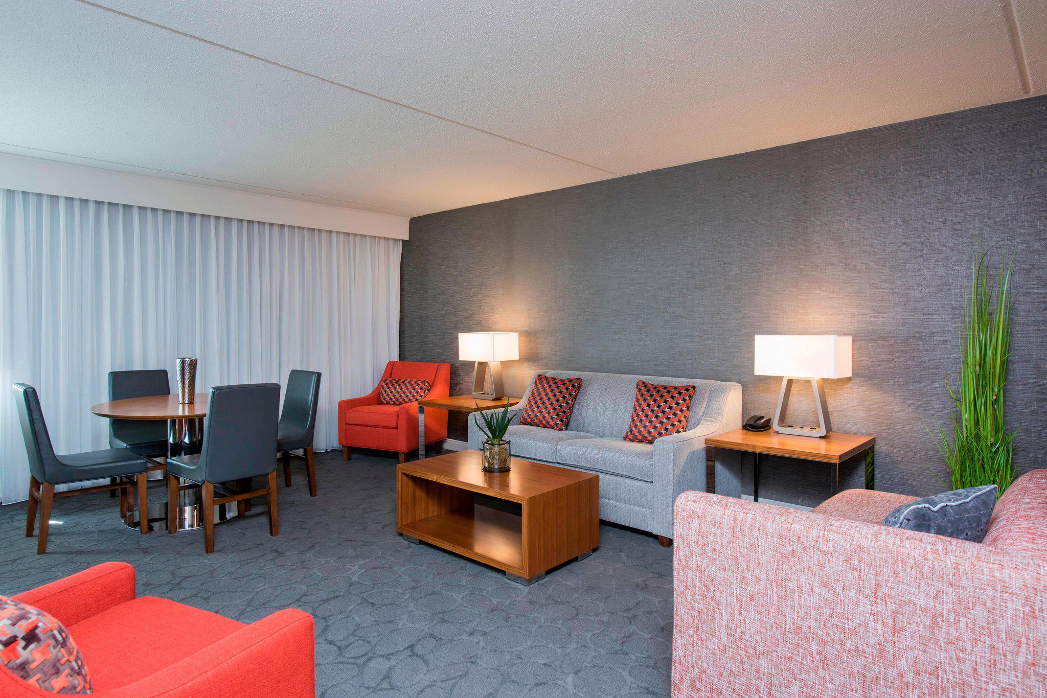 Delta Hotels by Marriott Grand Rapids Airport Photo